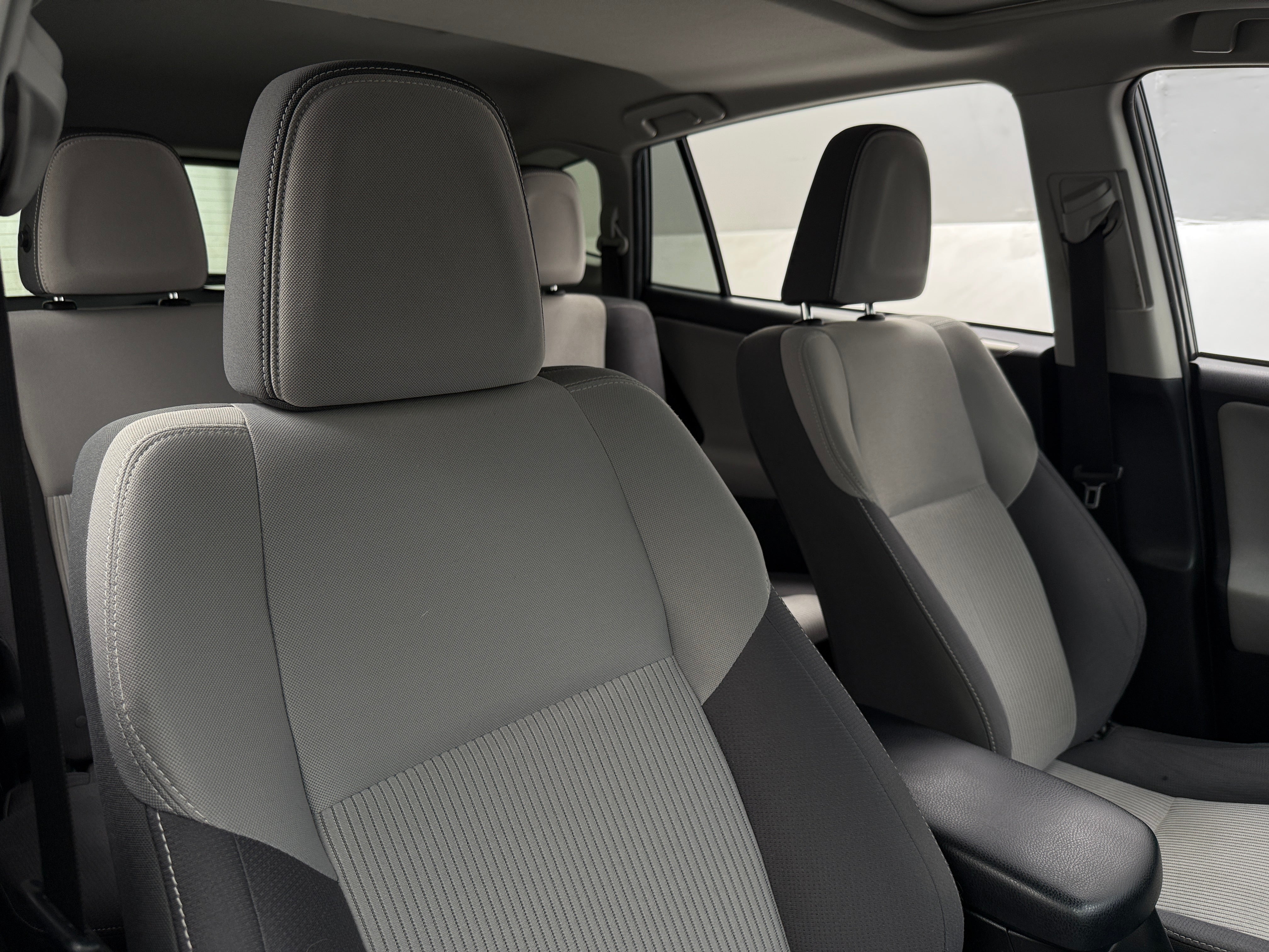 2015 Toyota RAV4 XLE 2