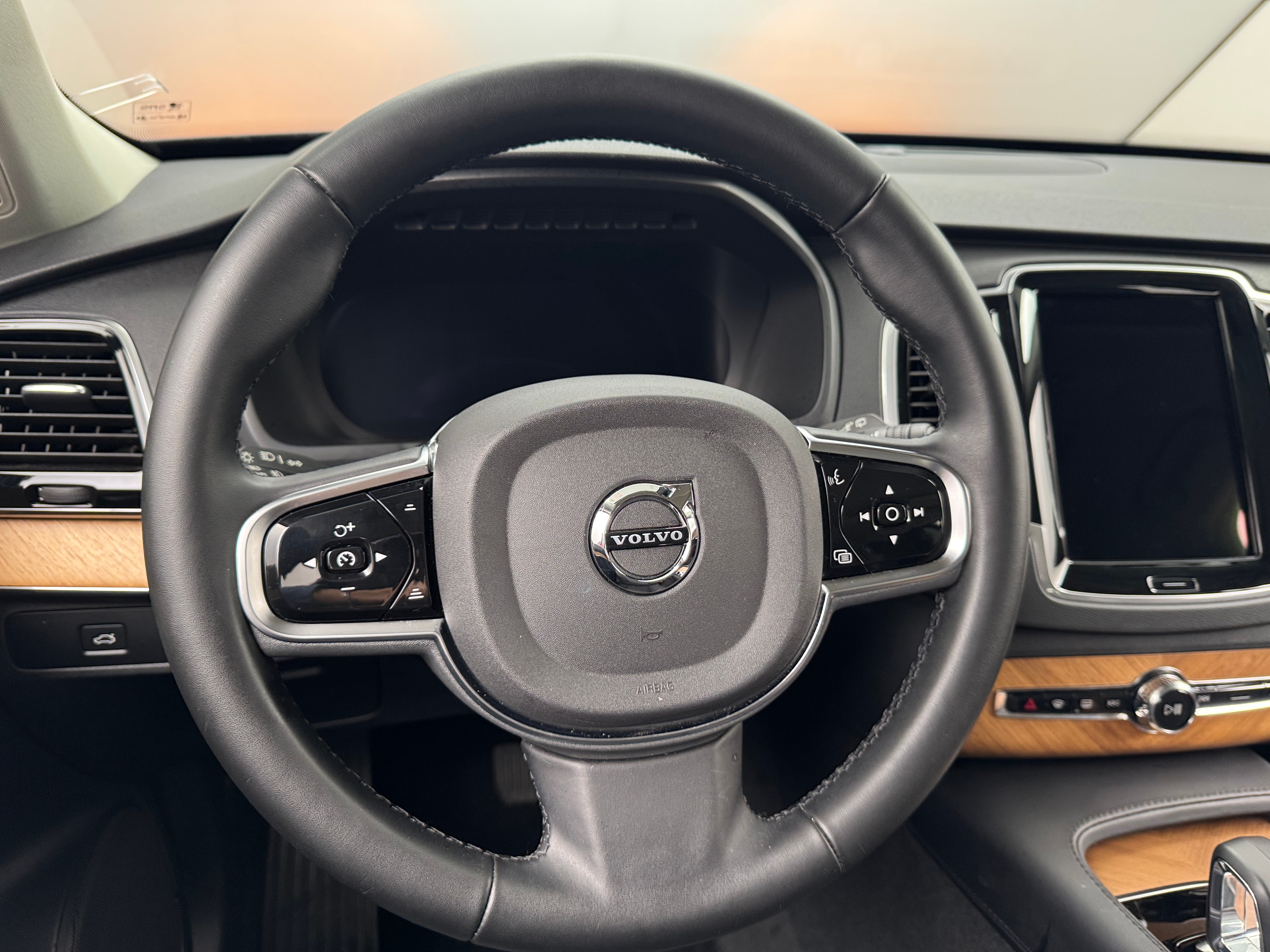 2024 Volvo XC90 B6 Plus 4