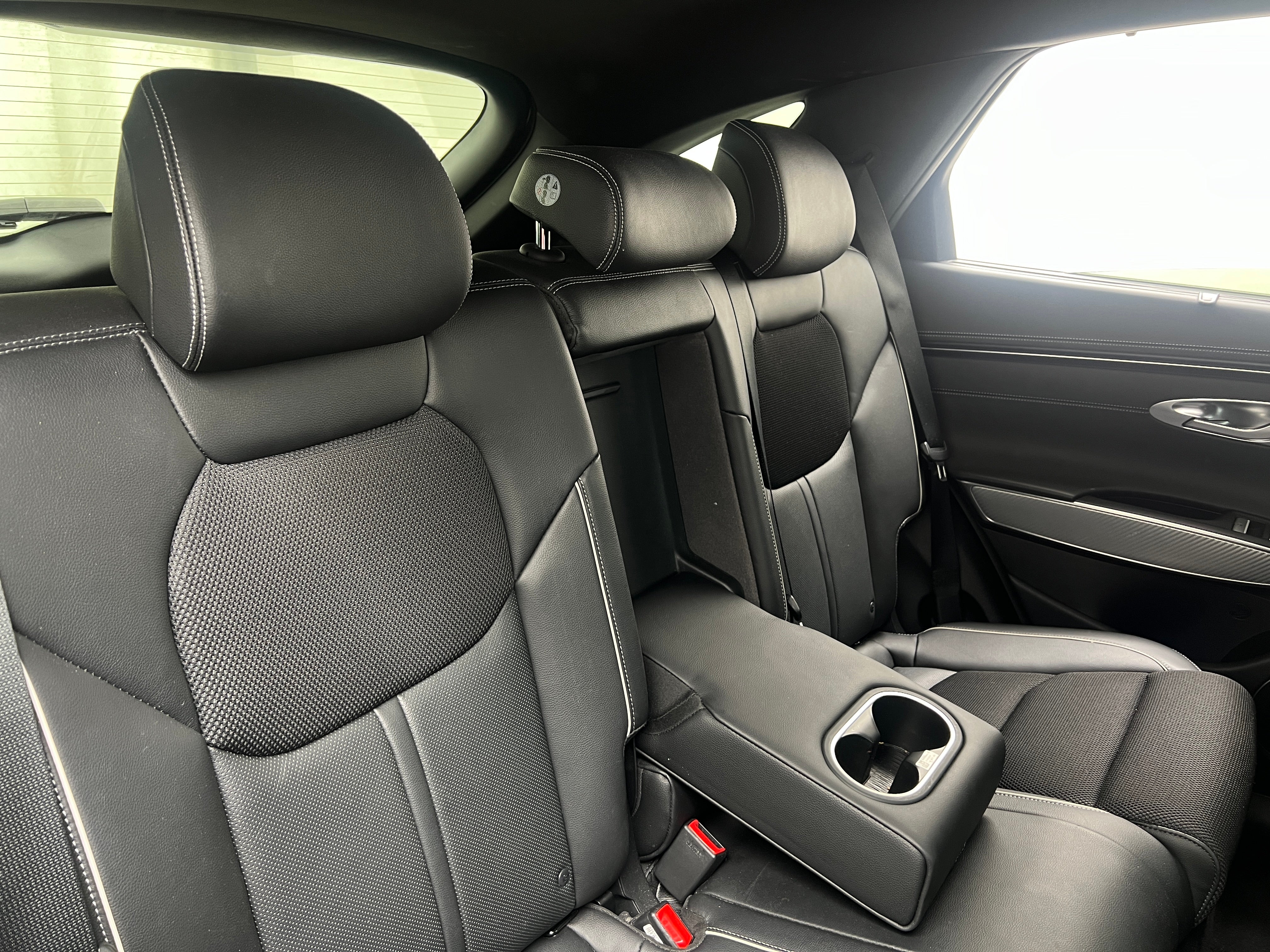 2022 Genesis GV70 Standard 5