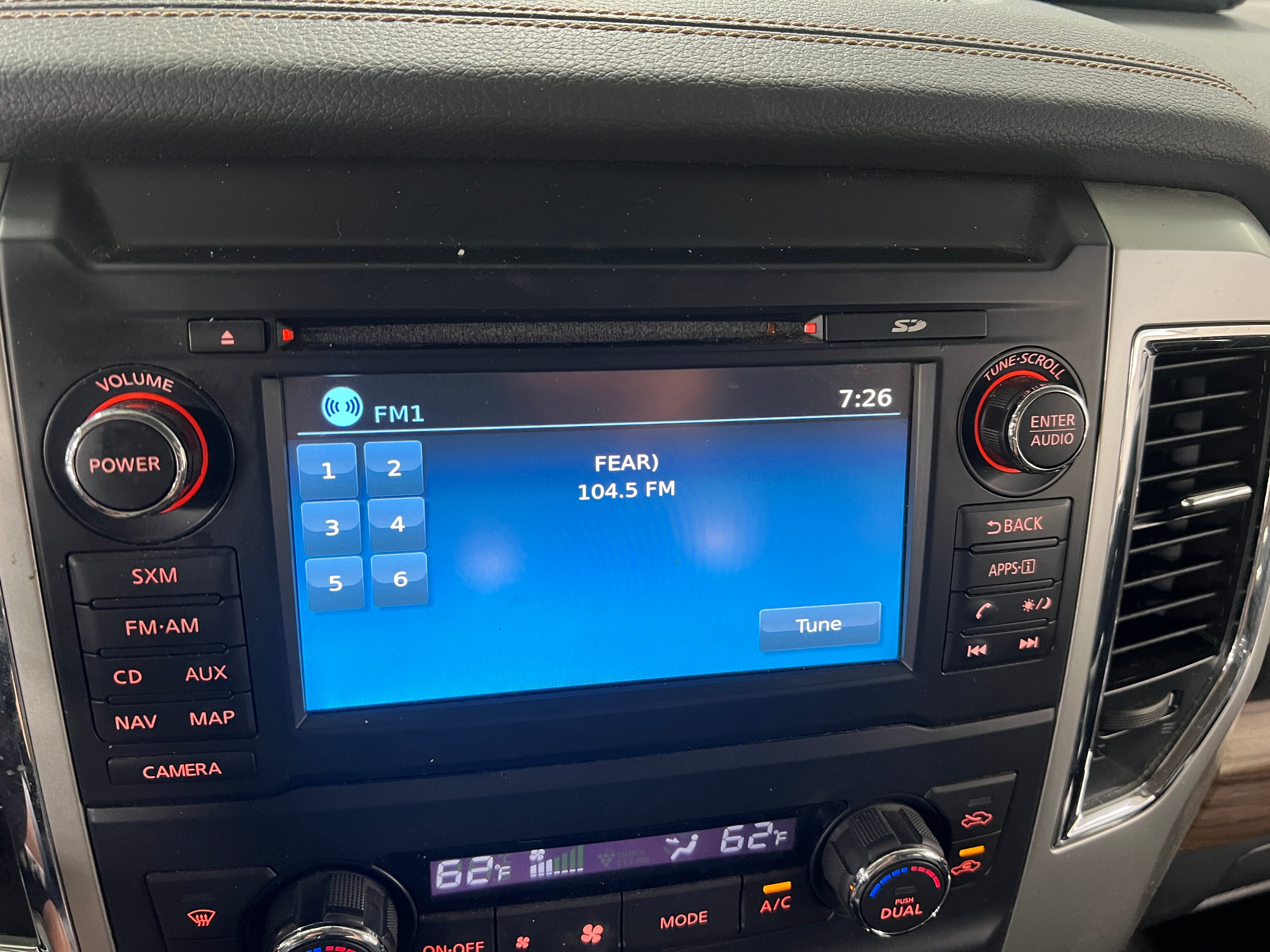 2016 Nissan Titan SL 4