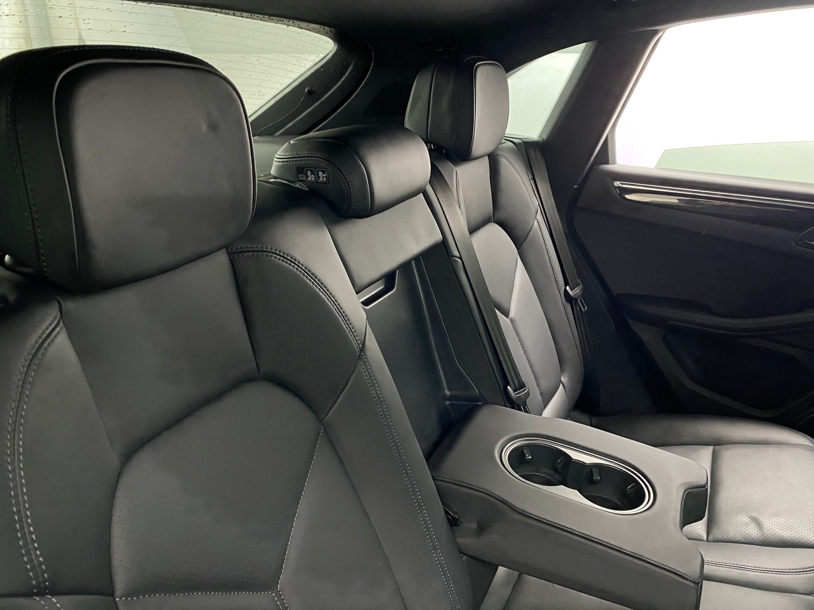 Thumbnail: 2022 Porsche Macan - 5