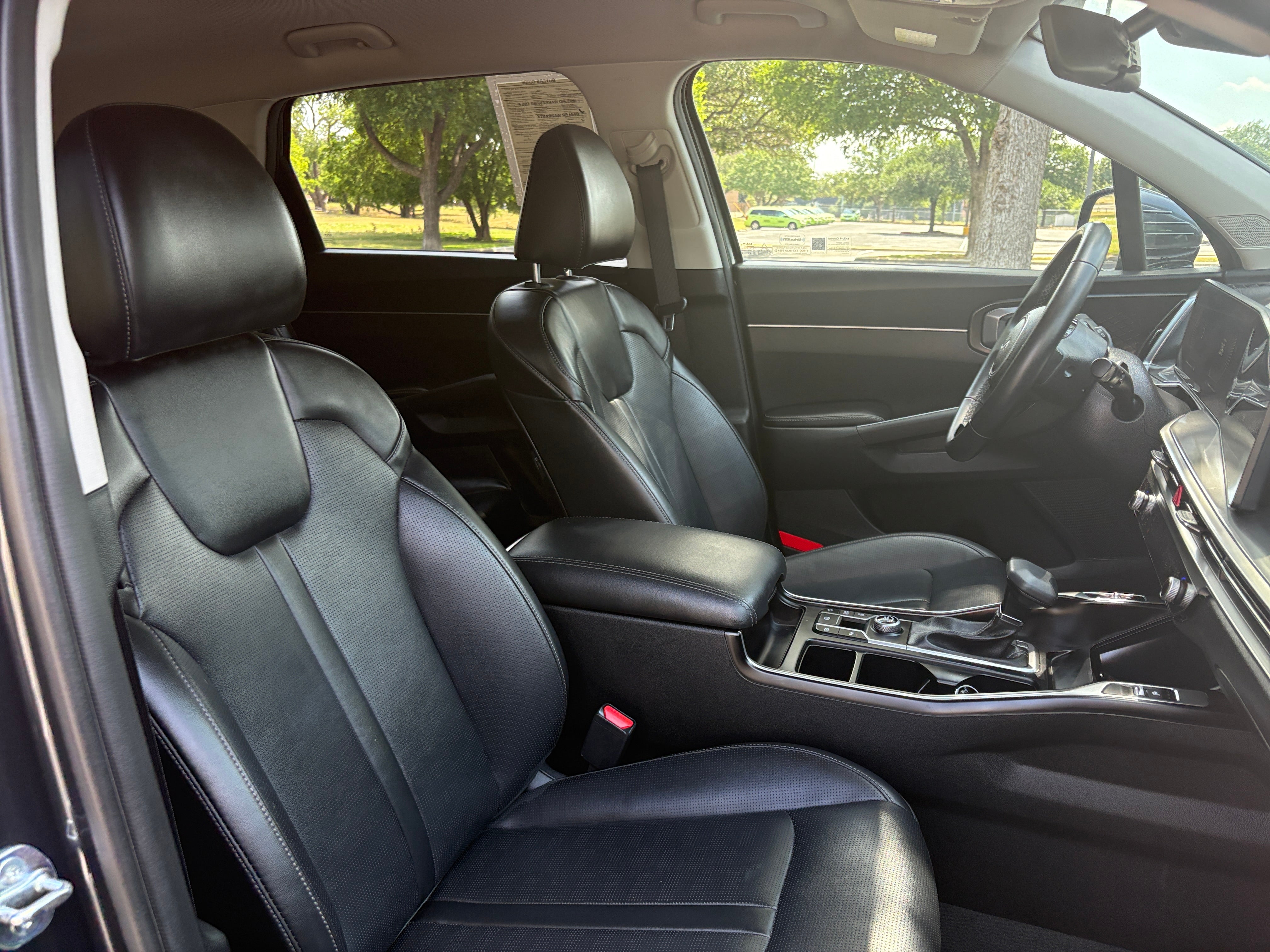 2024 Kia Sorento S 2