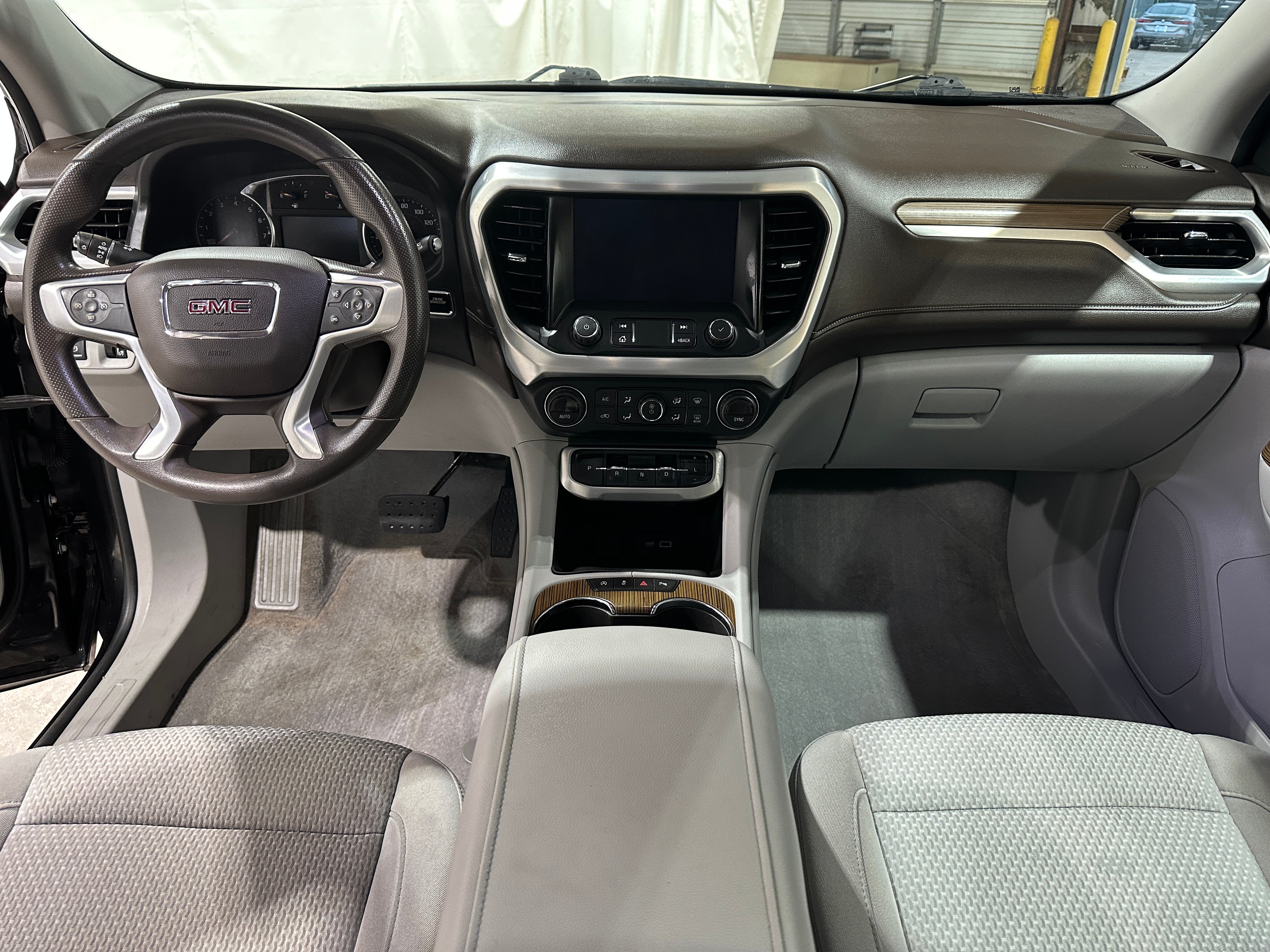 2021 GMC Acadia SLE 3