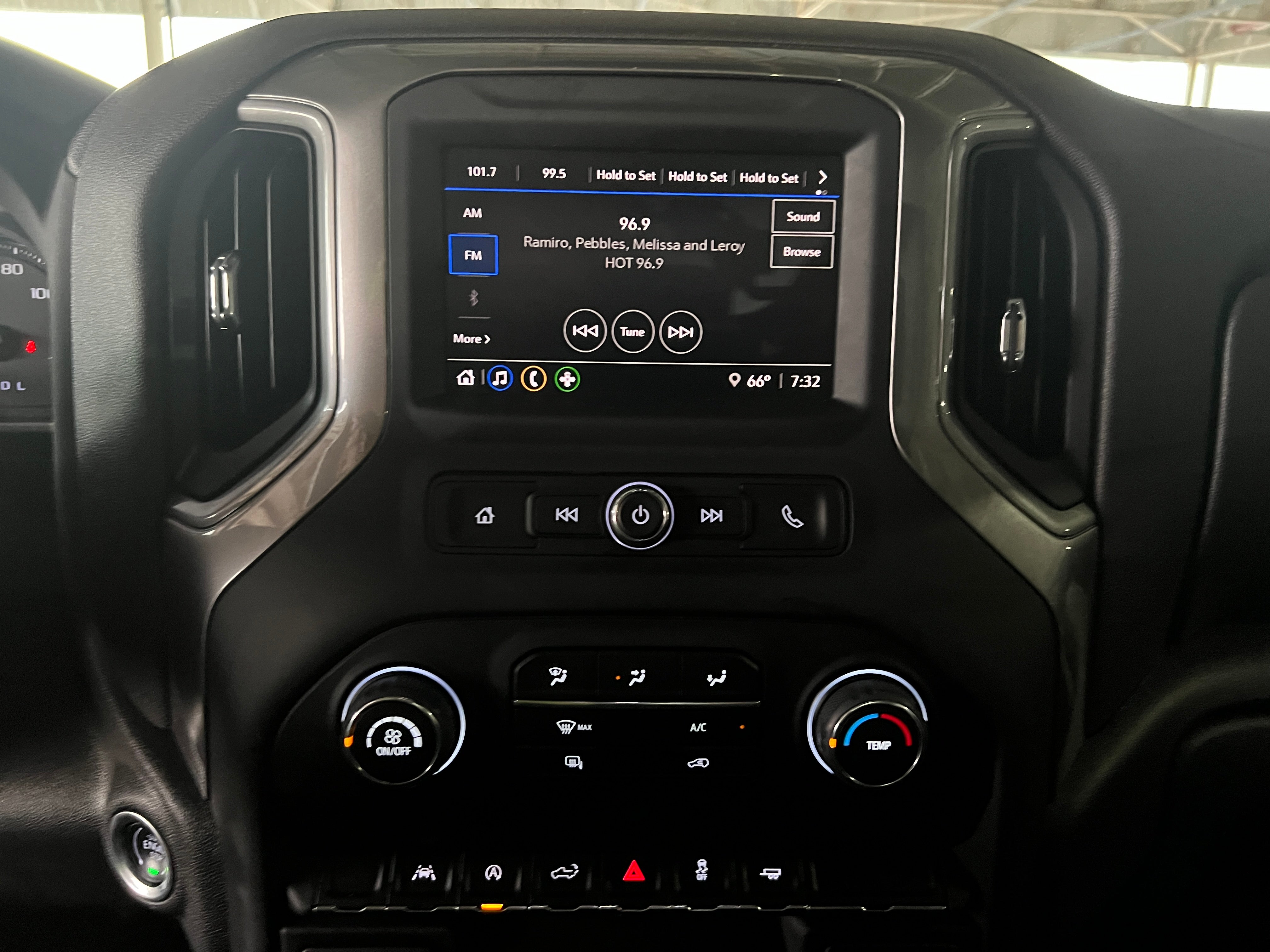 2024 Chevrolet Silverado 1500 Work Truck 4