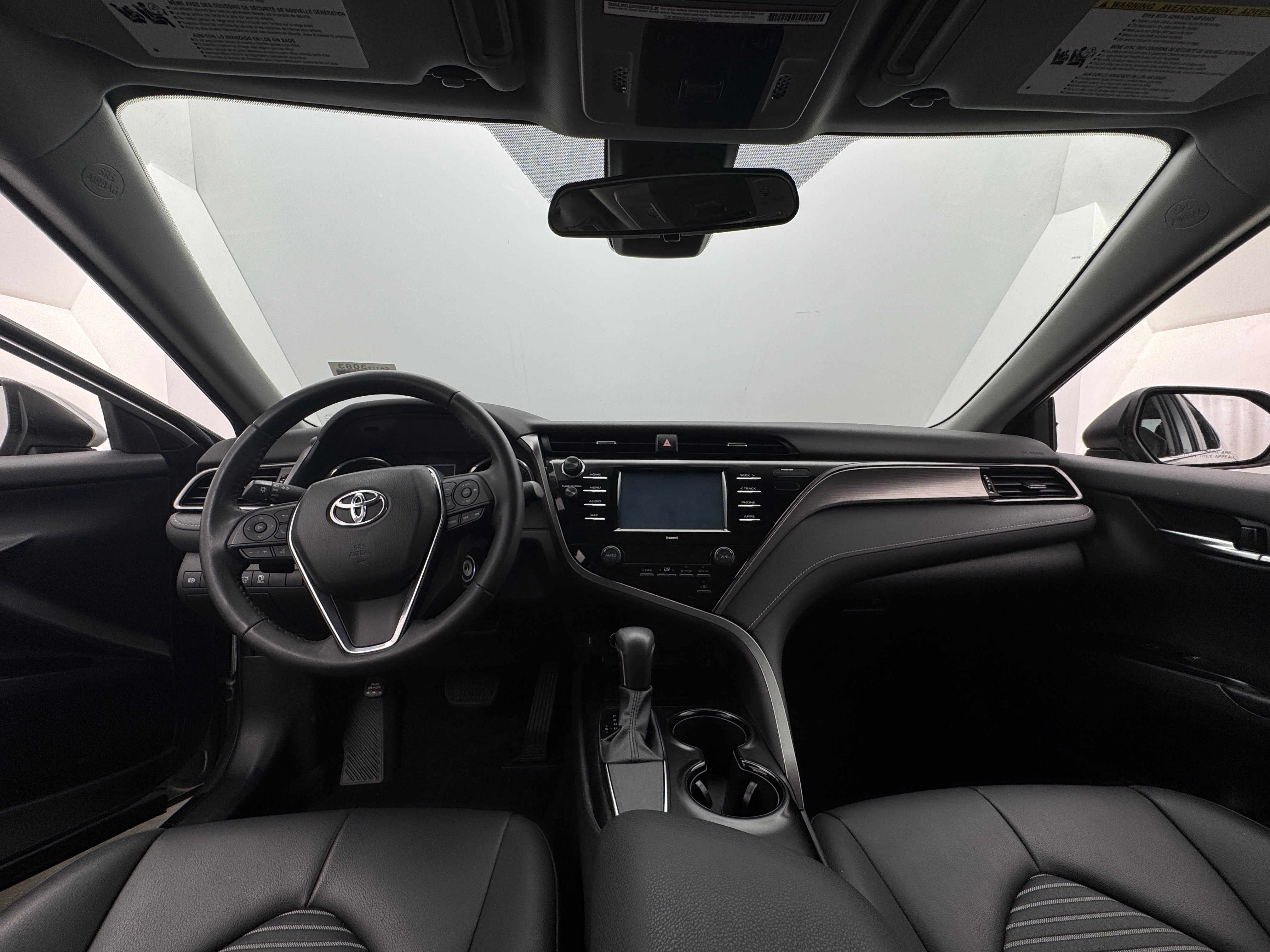 2020 Toyota Camry SE 2