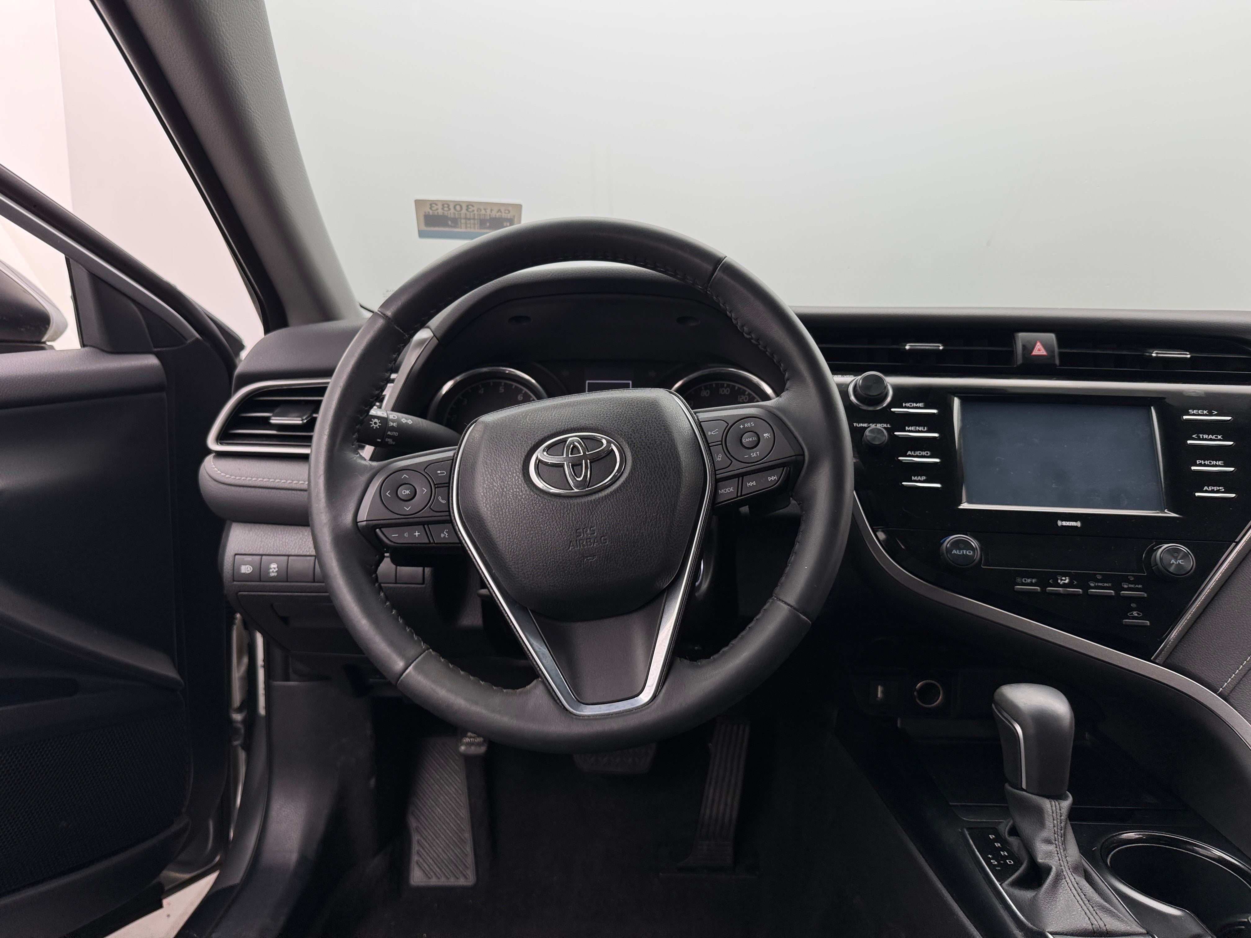 2020 Toyota Camry SE 4