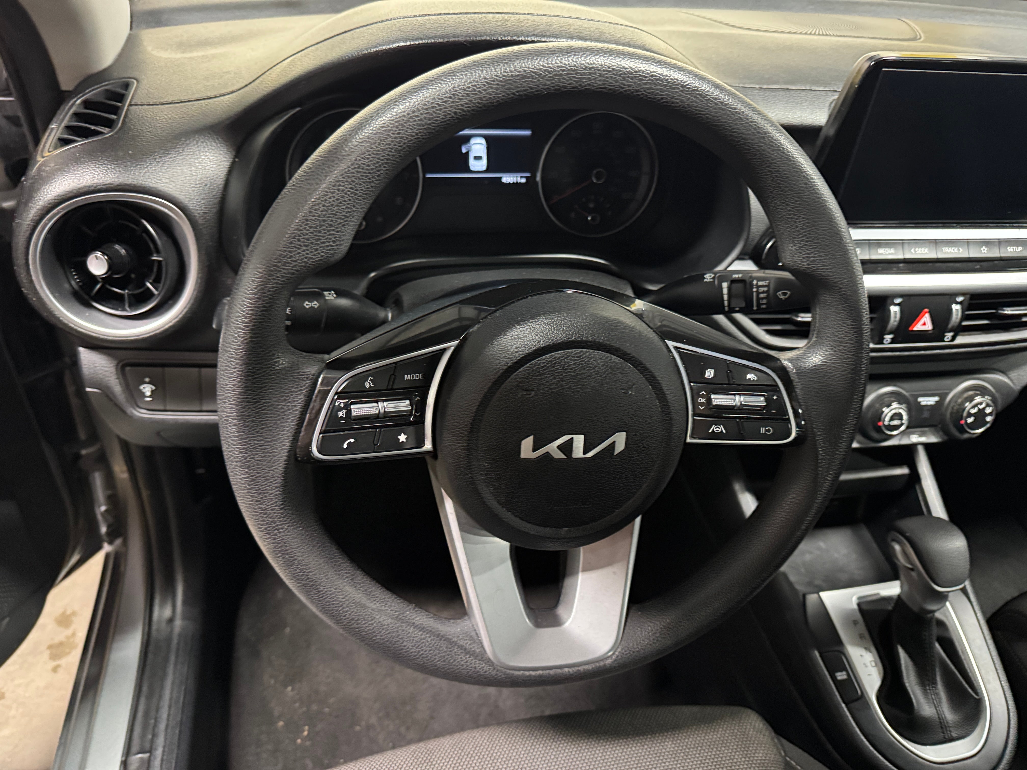2023 Kia Forte LXS 5