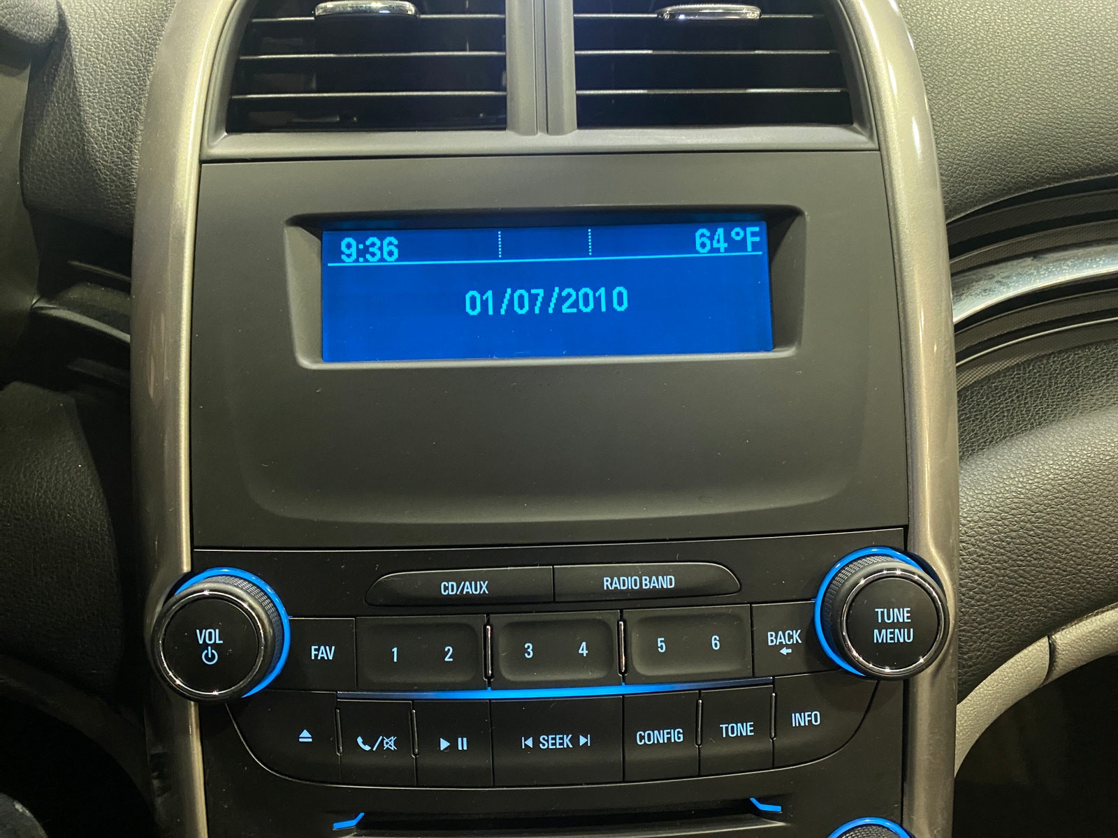 Thumbnail: 2015 Chevrolet Malibu - 4