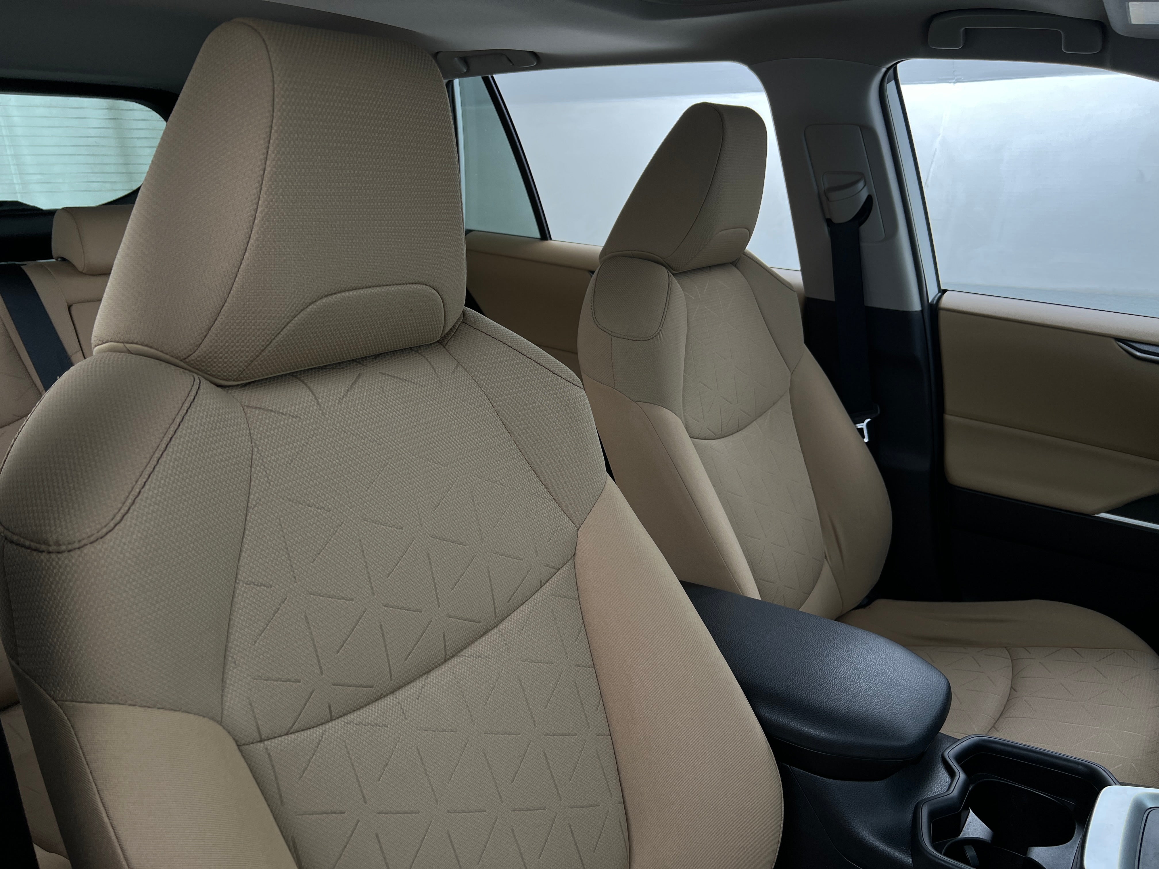 2020 Toyota RAV4 XLE 2