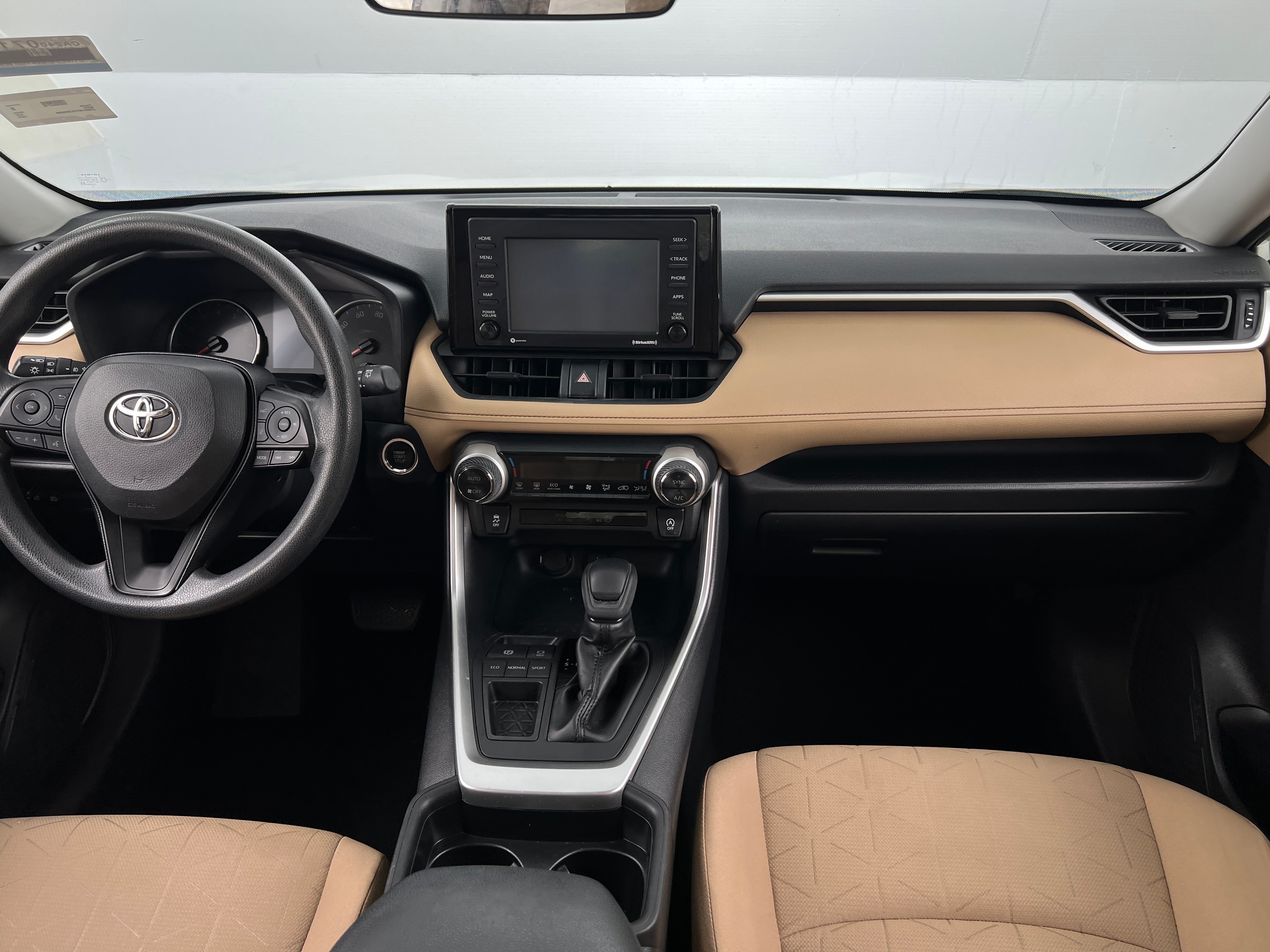 2020 Toyota RAV4 XLE 3