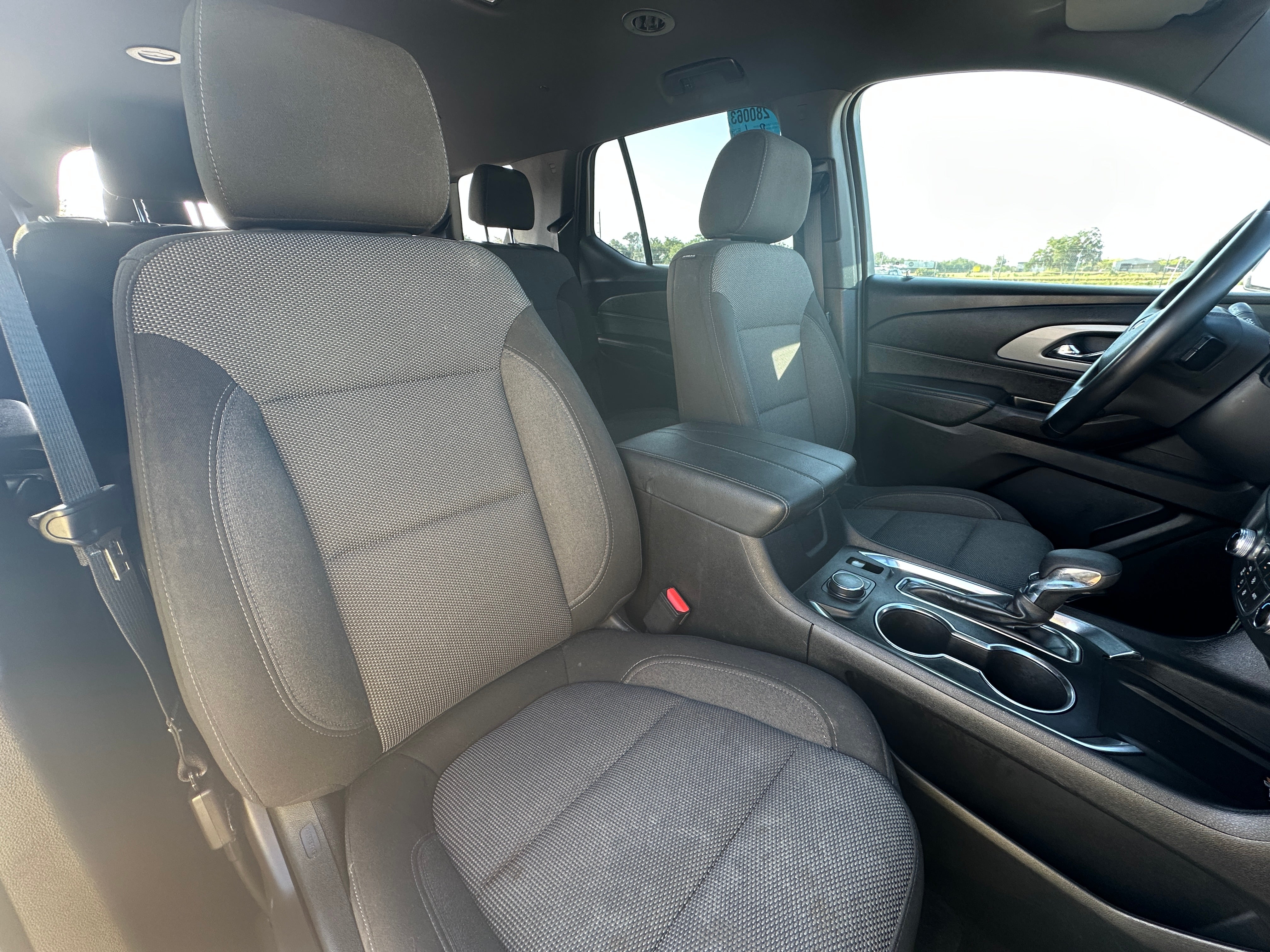 2023 Chevrolet Traverse LT 2