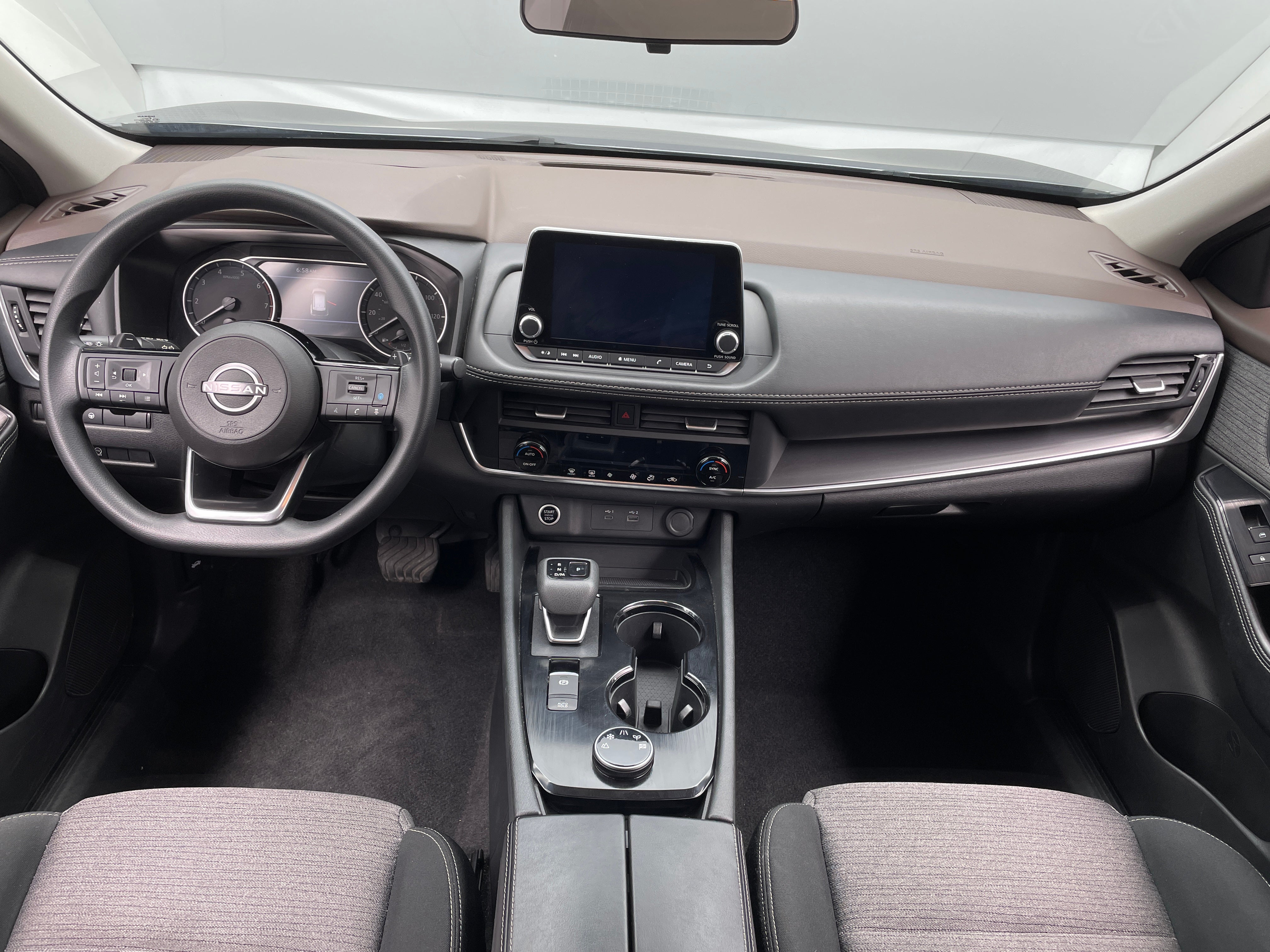 2023 Nissan Rogue SV 3