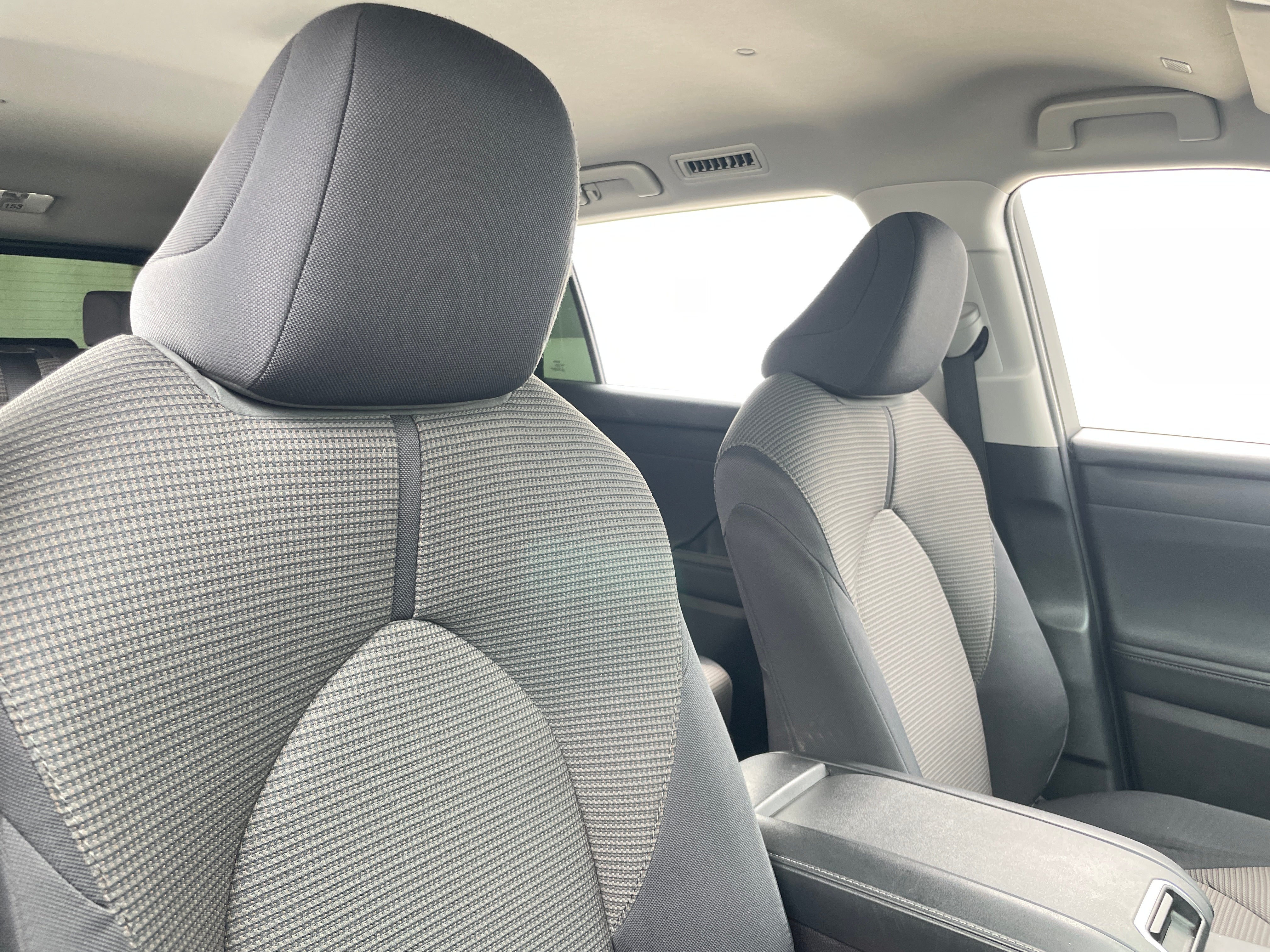 2023 Toyota Highlander LE 2
