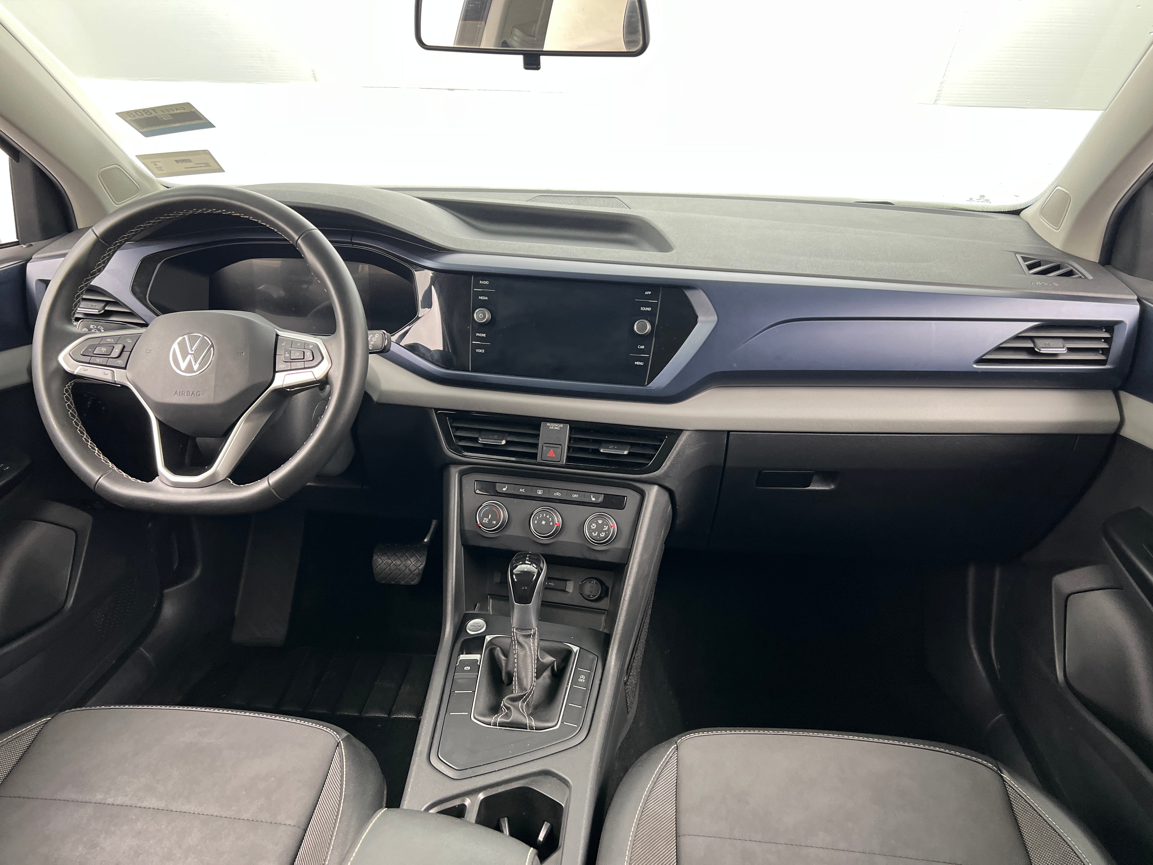 2022 Volkswagen Taos SE 3