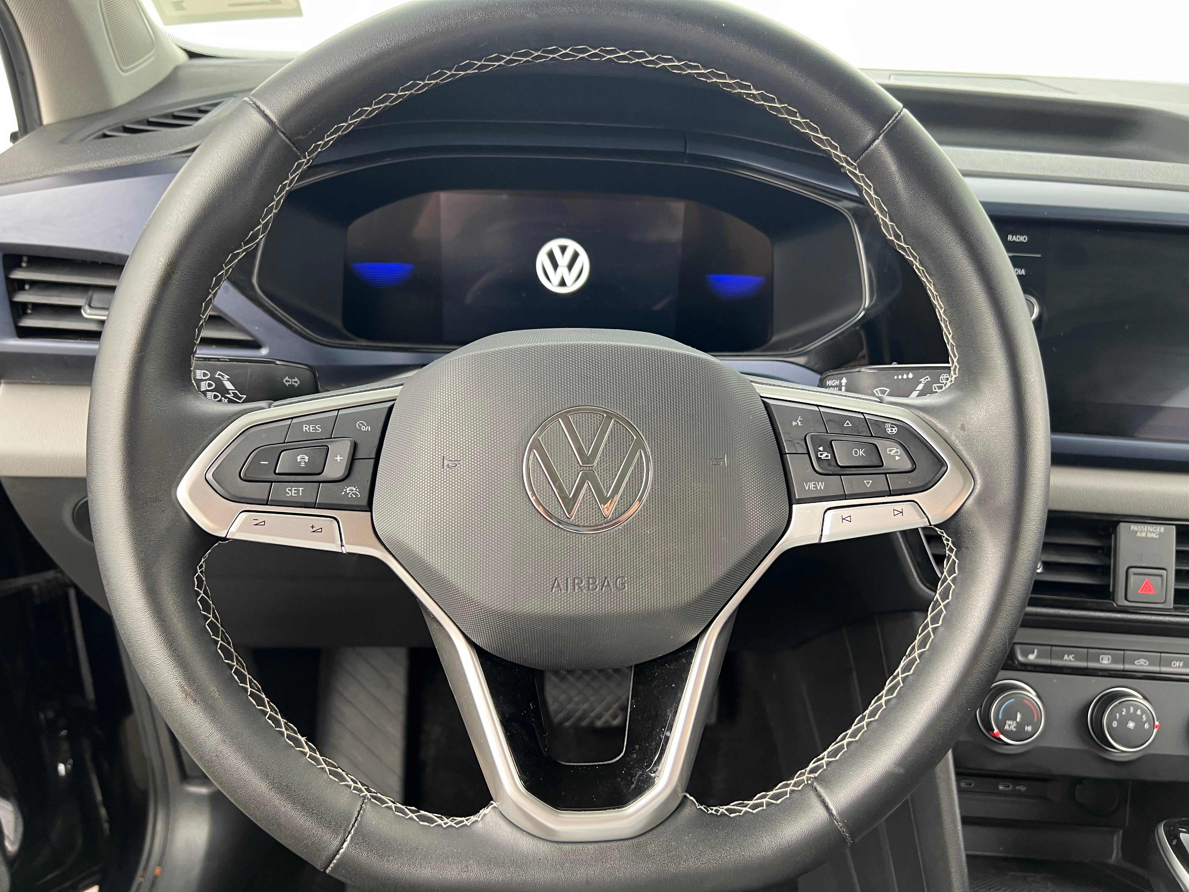 2022 Volkswagen Taos SE 5