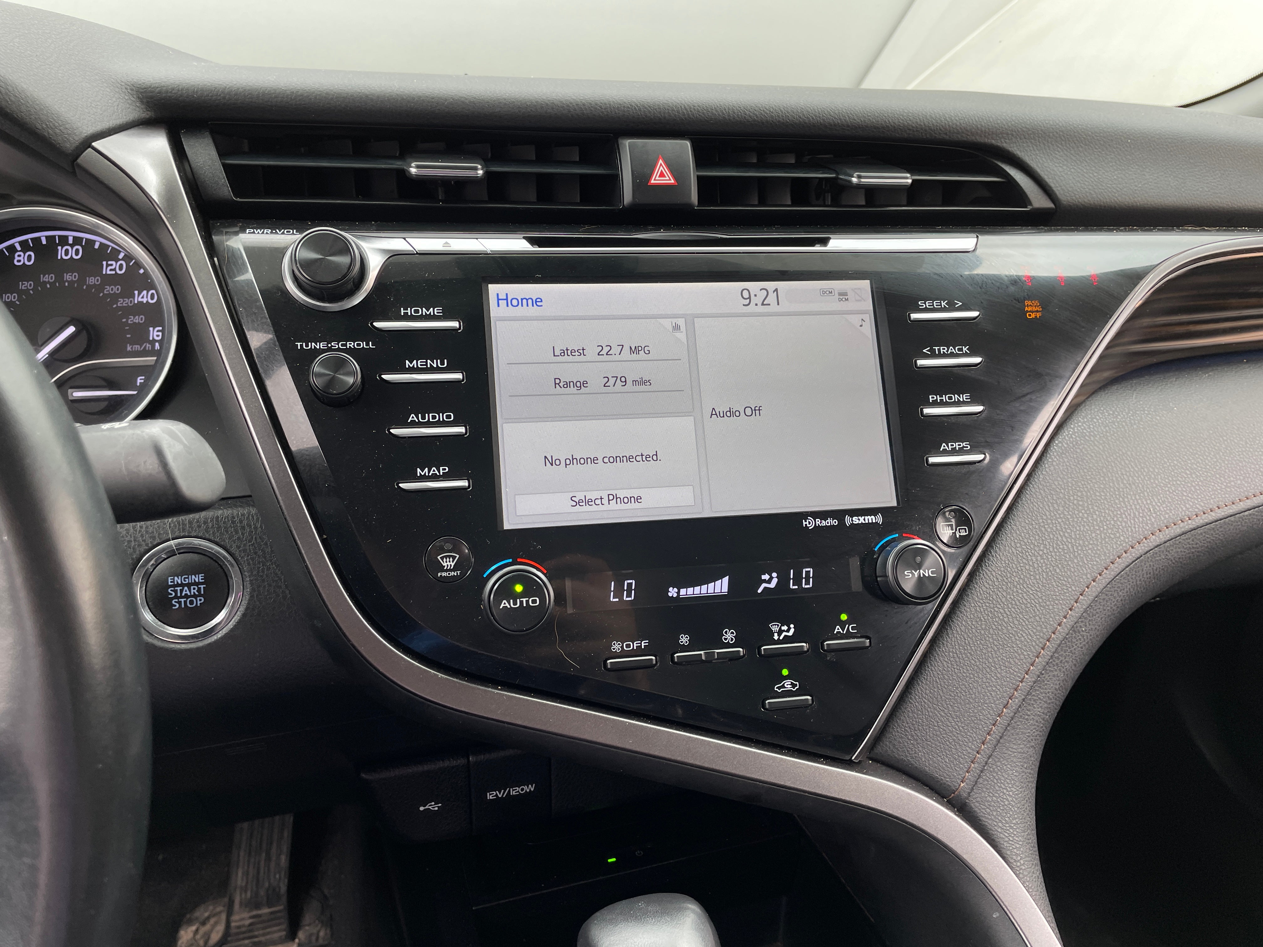 2020 Toyota Camry XLE 4
