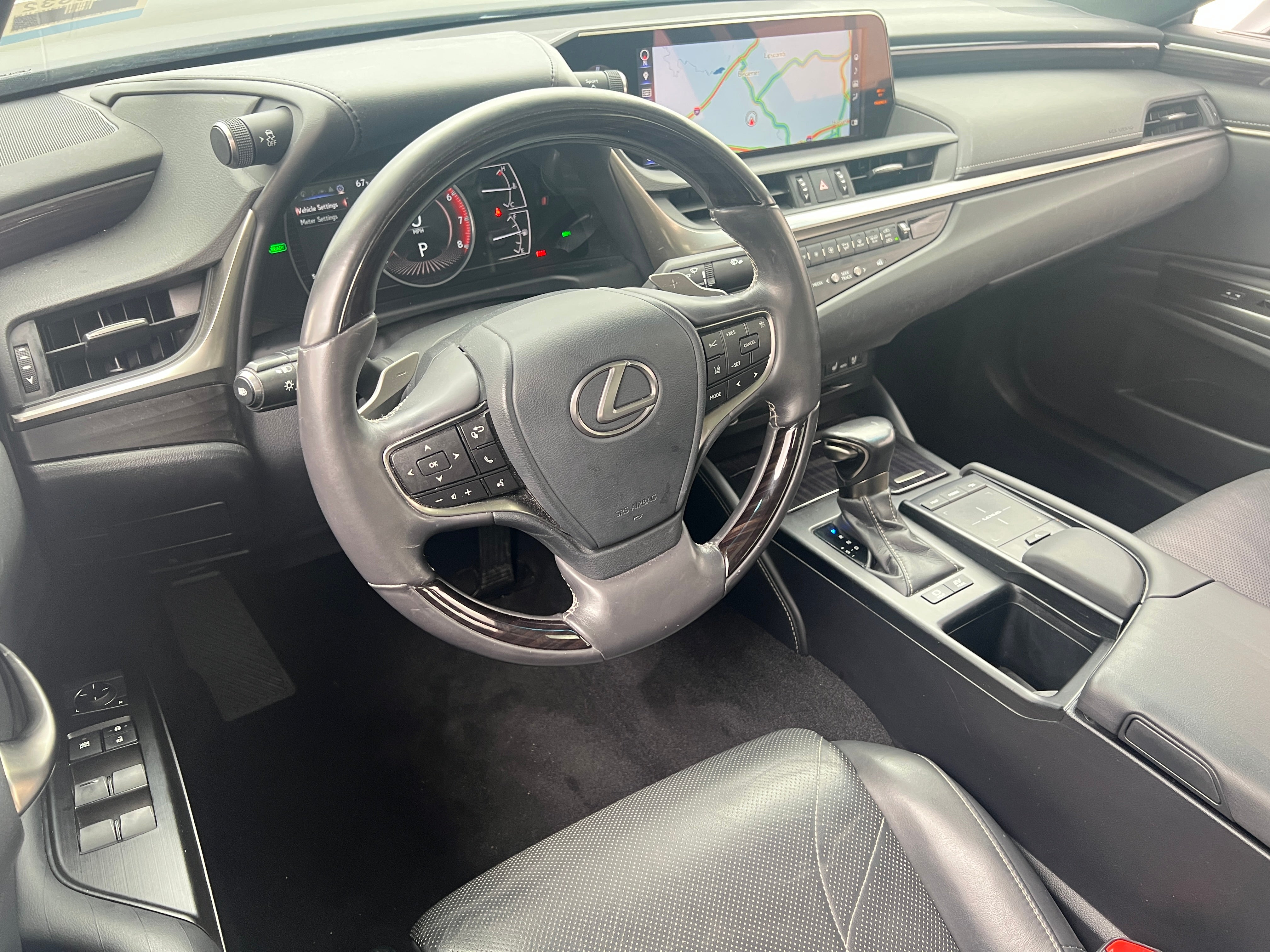 2019 Lexus ES Hybrid 300h Luxury 3