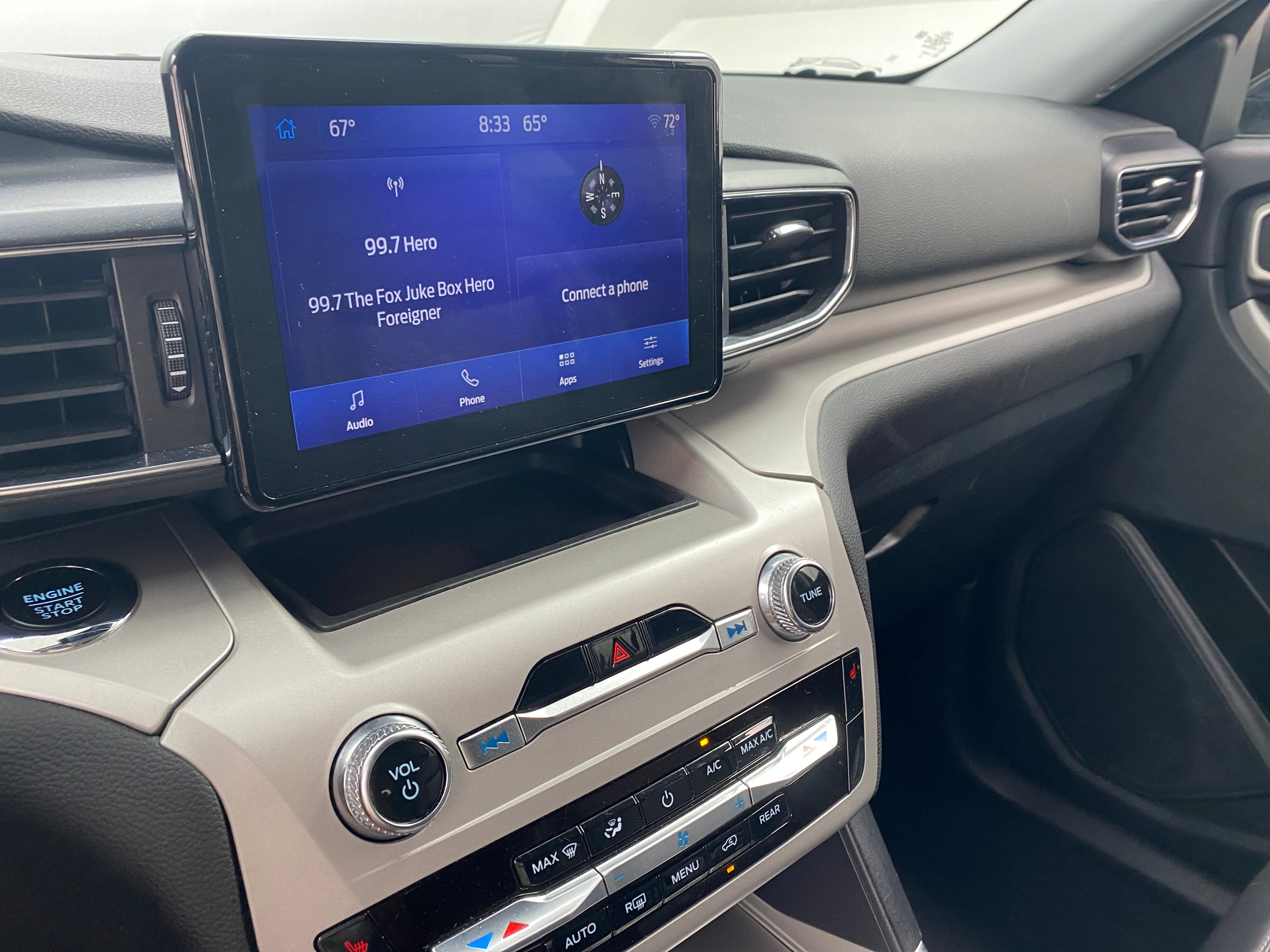 2024 Ford Explorer XLT 4