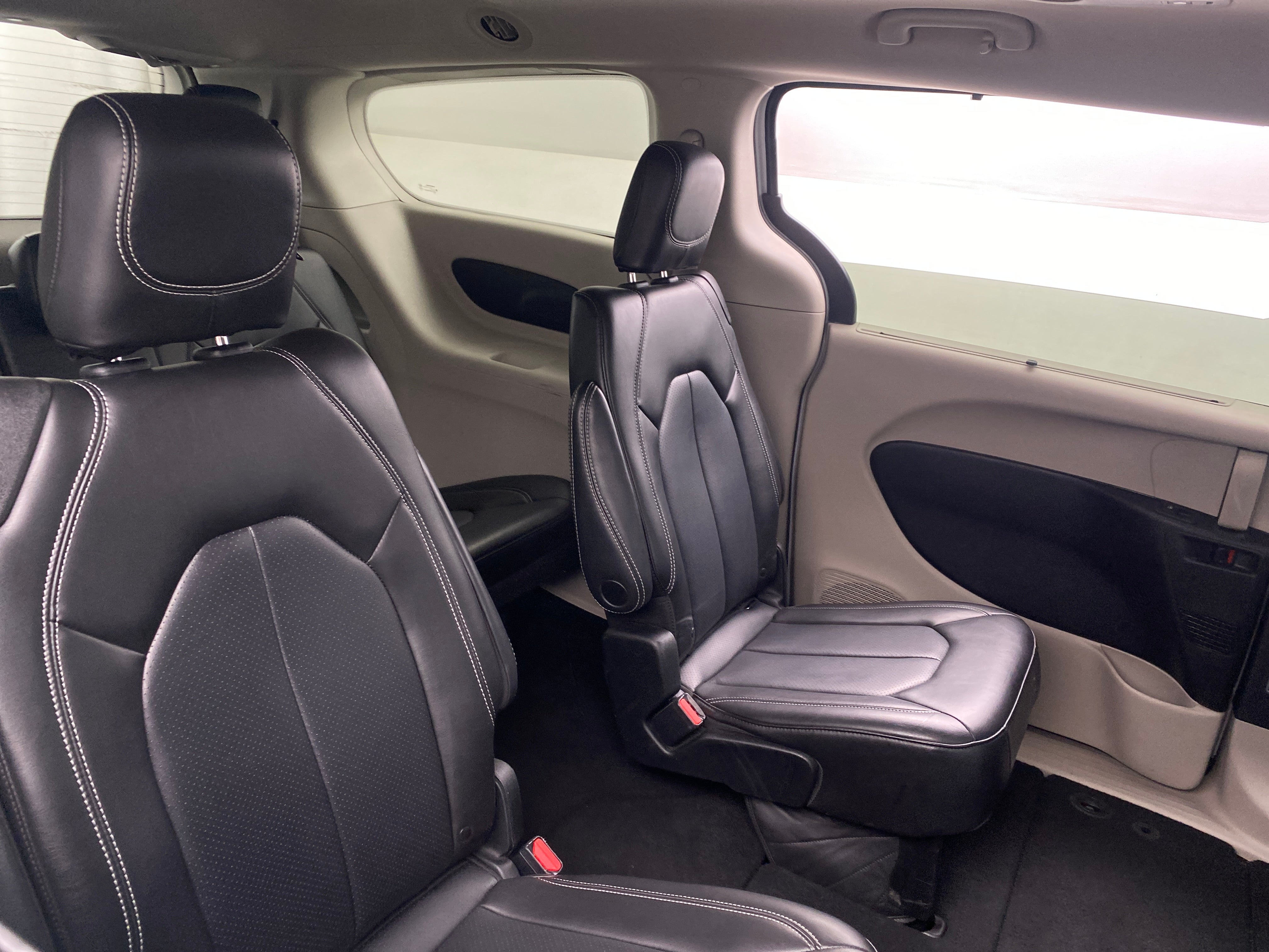 2023 Chrysler Pacifica Touring L 5