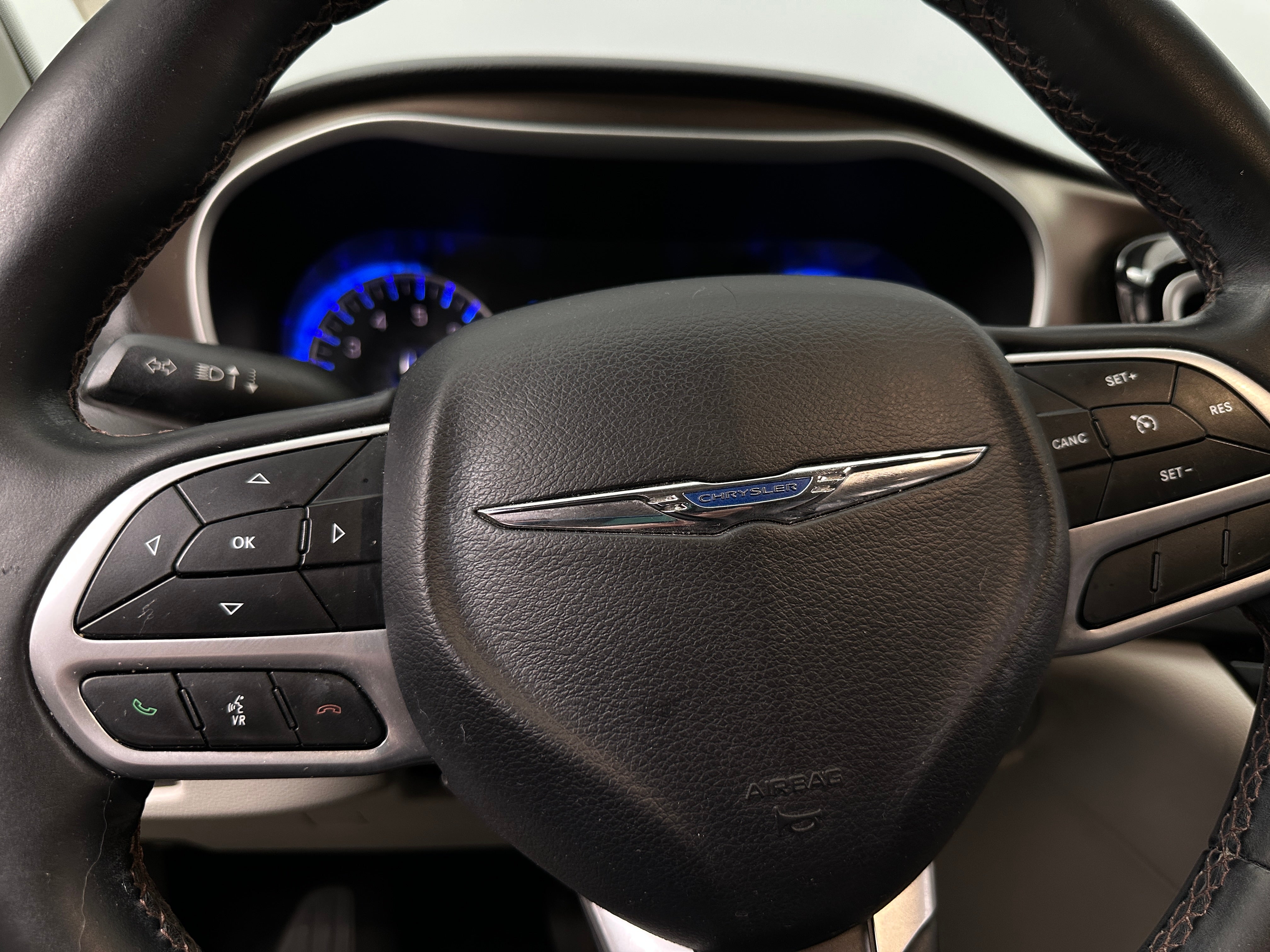 2017 Chrysler Pacifica Touring L 4