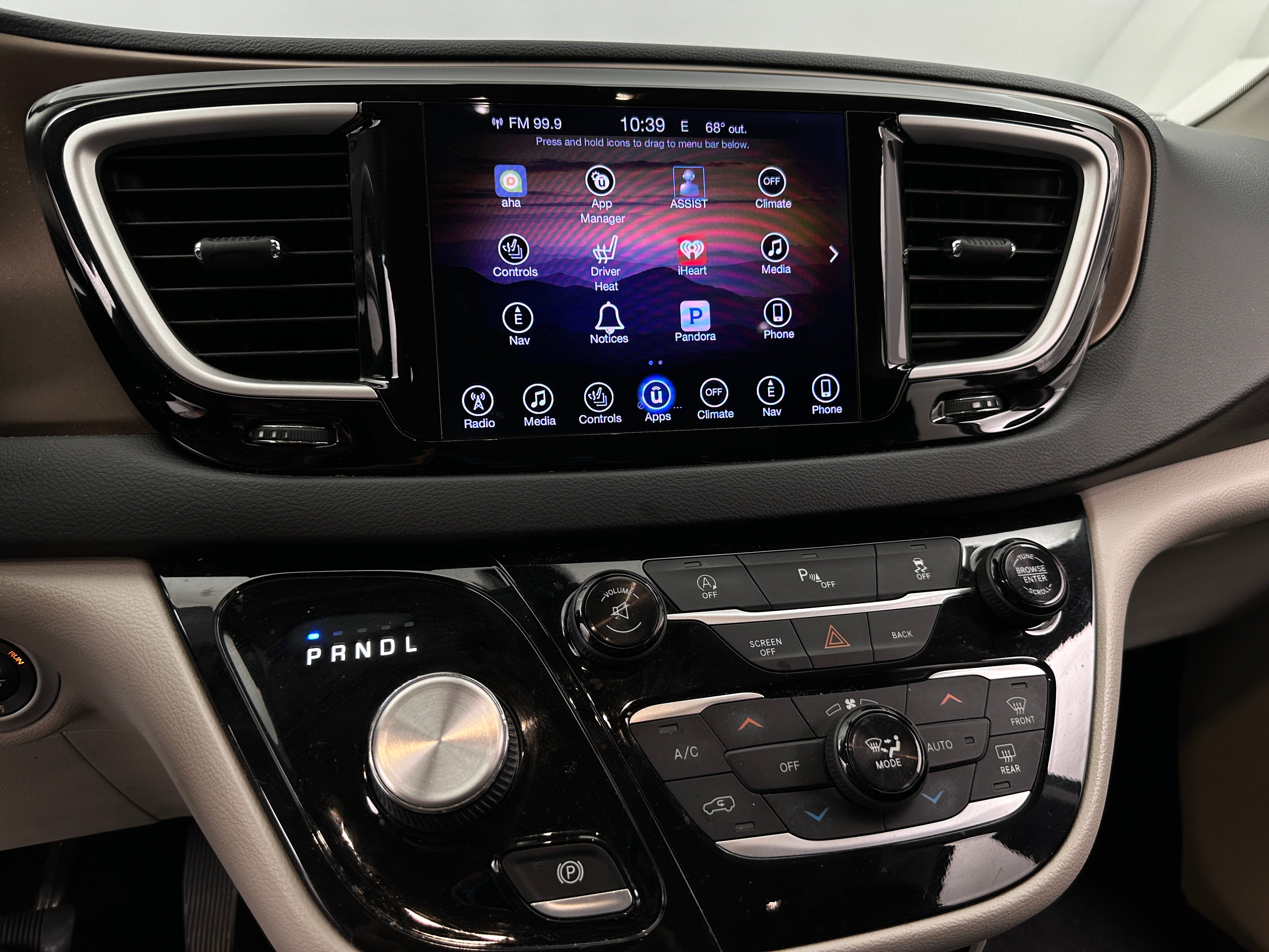 2017 Chrysler Pacifica Touring L 3