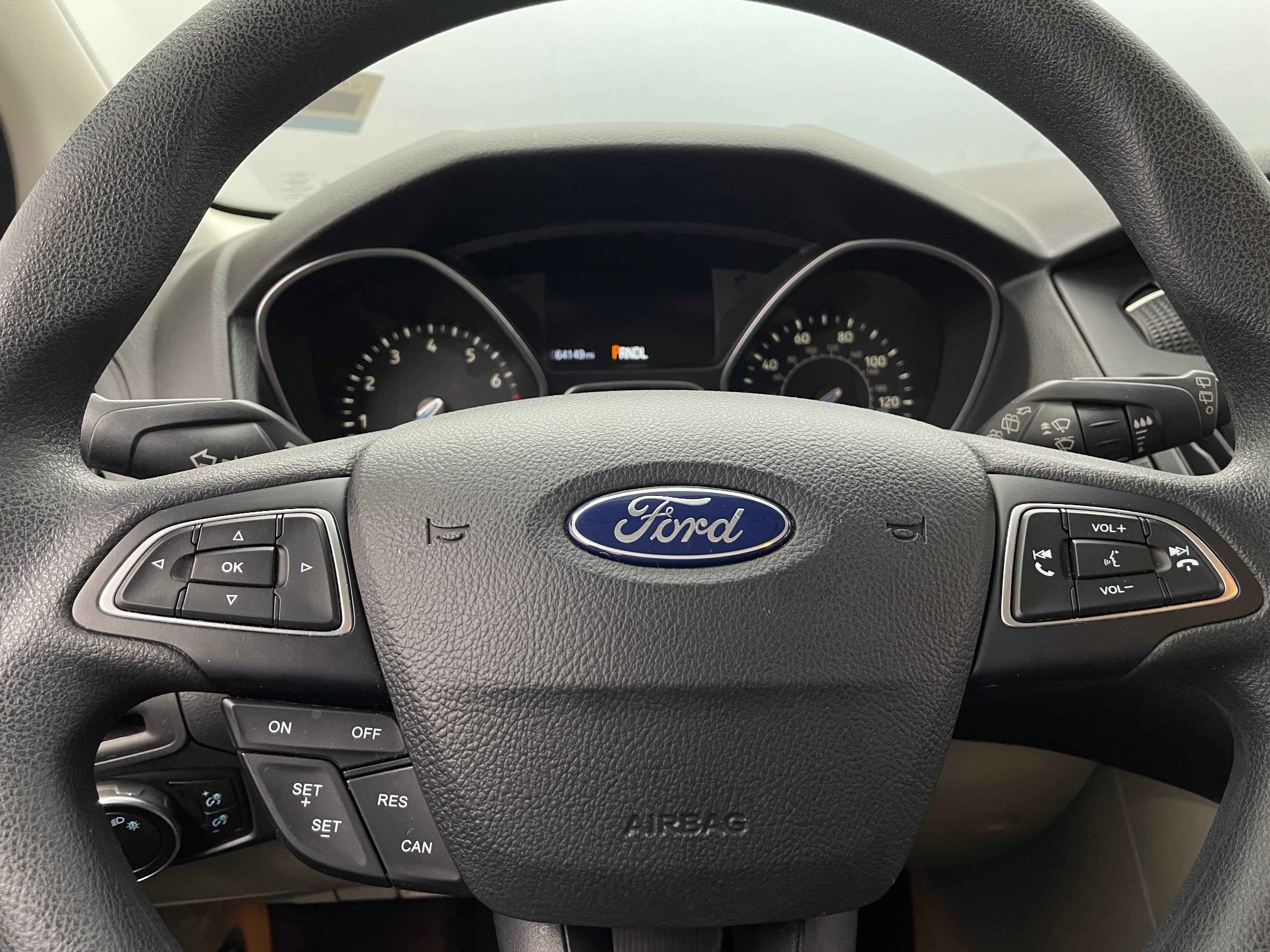 2017 Ford Focus SE 5