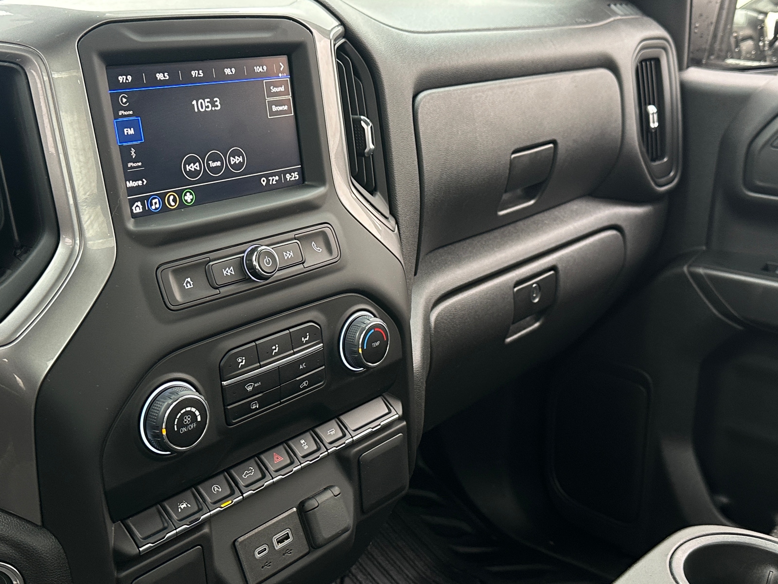 Thumbnail: 2024 Chevrolet Silverado 1500 - 4