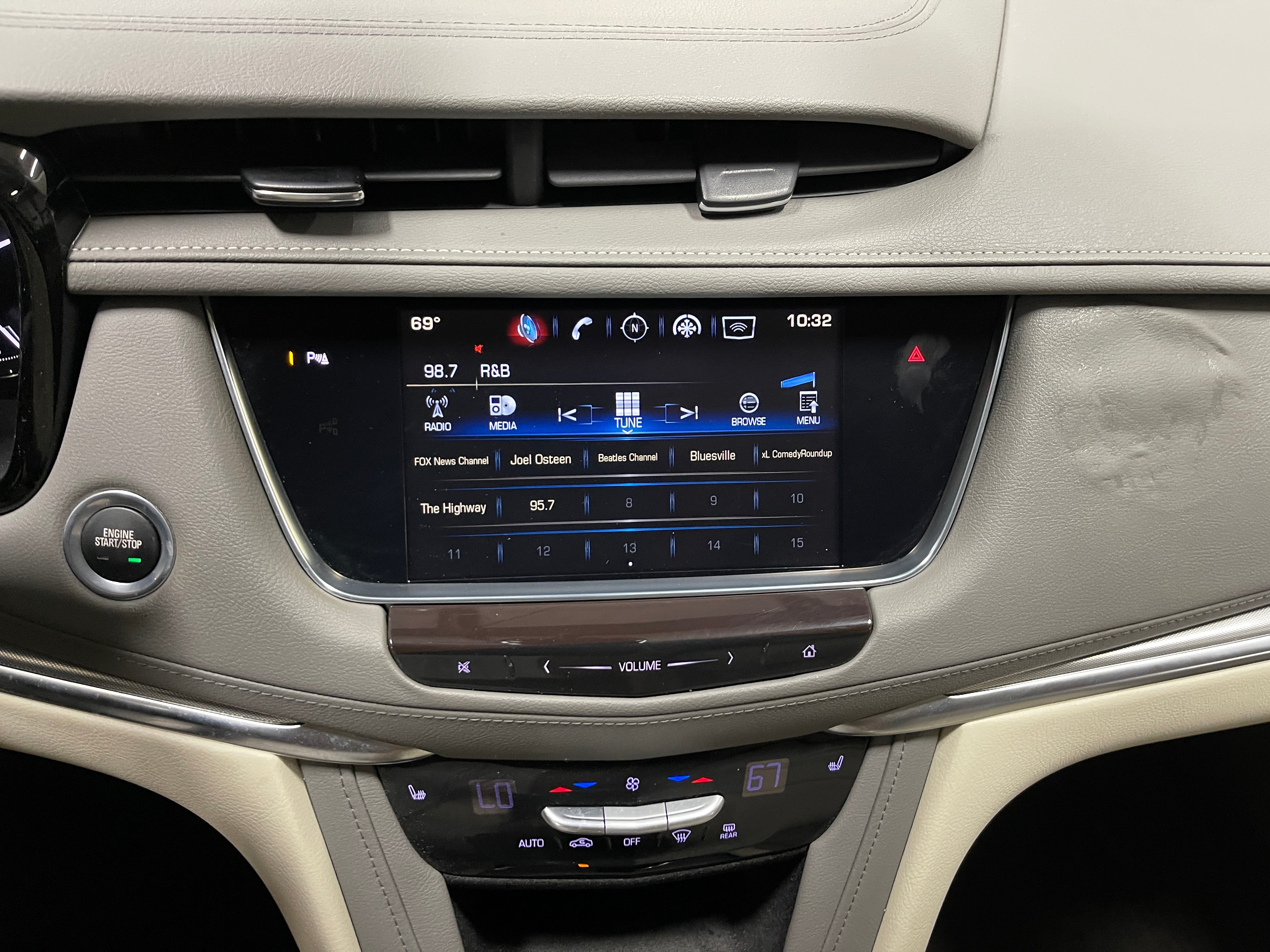 2017 Cadillac XT5 Luxury 3