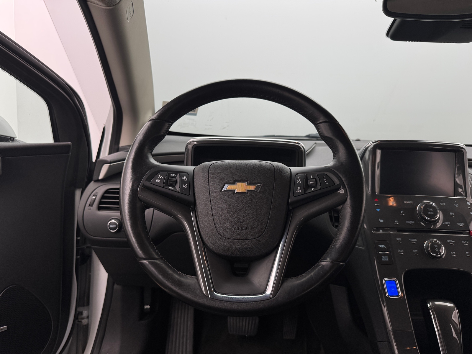 Thumbnail: 2015 Chevrolet Volt - 4