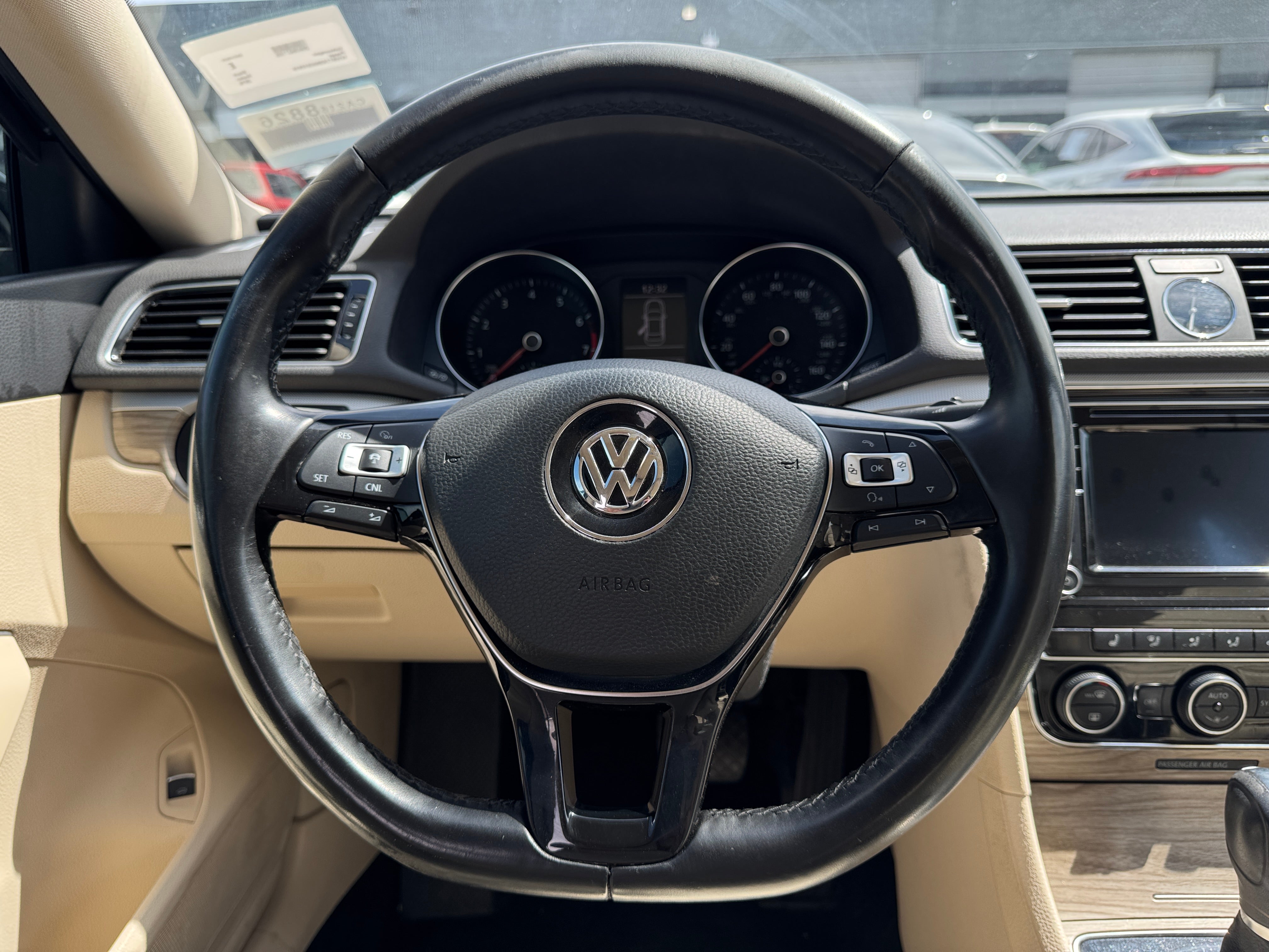 2016 Volkswagen Passat SE 4