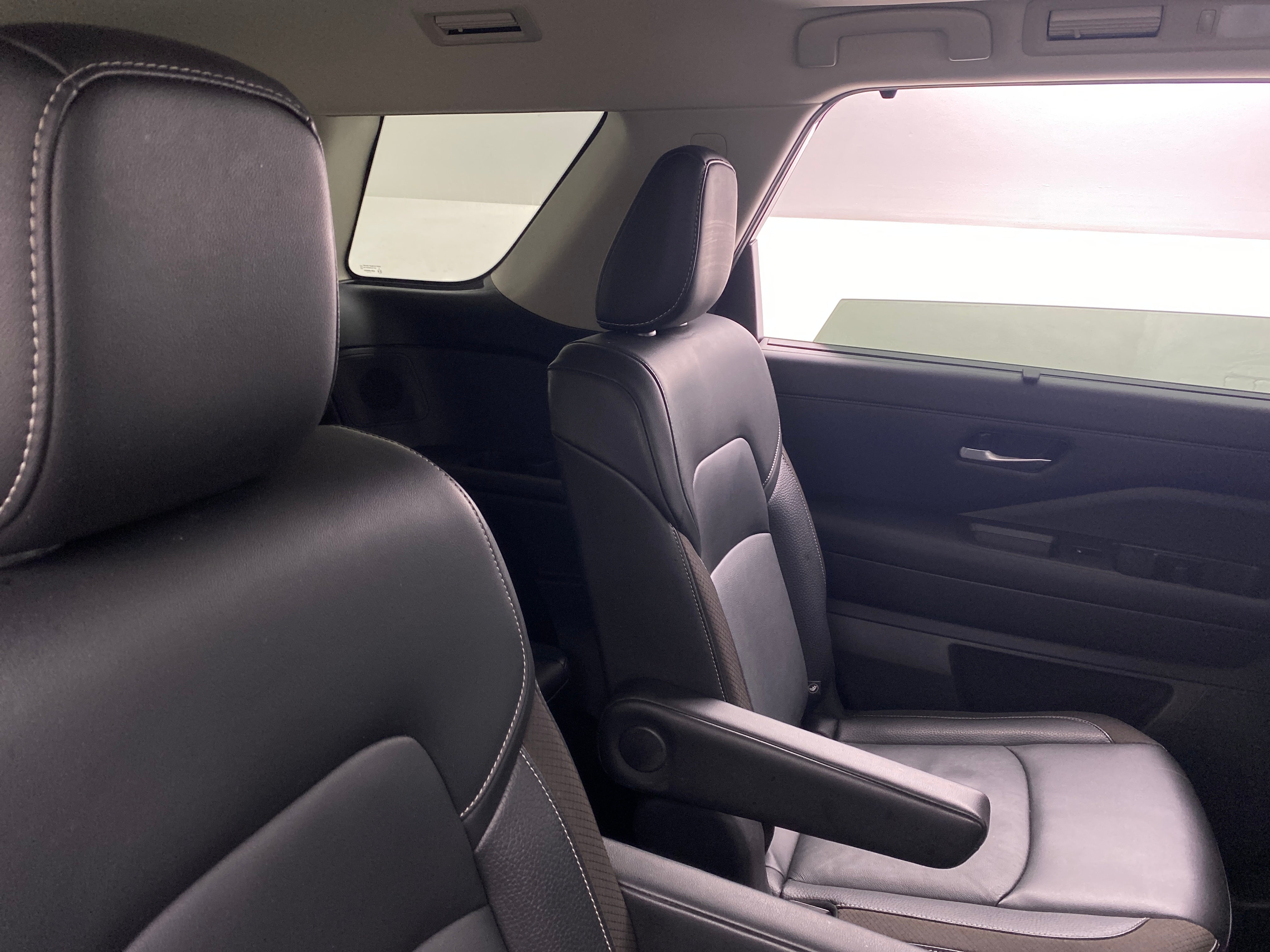 2022 Nissan Pathfinder SL 5