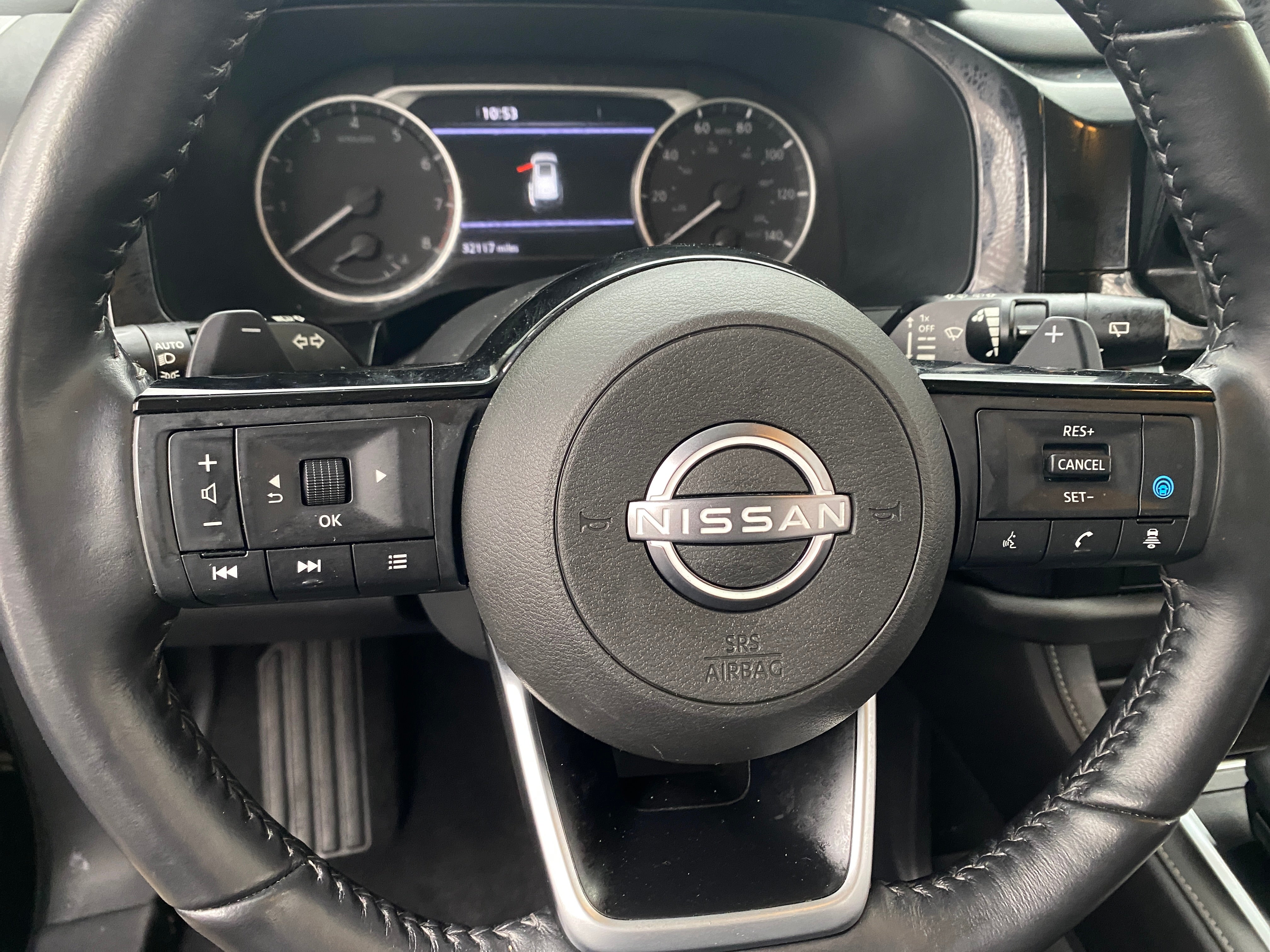 2022 Nissan Pathfinder SL 4