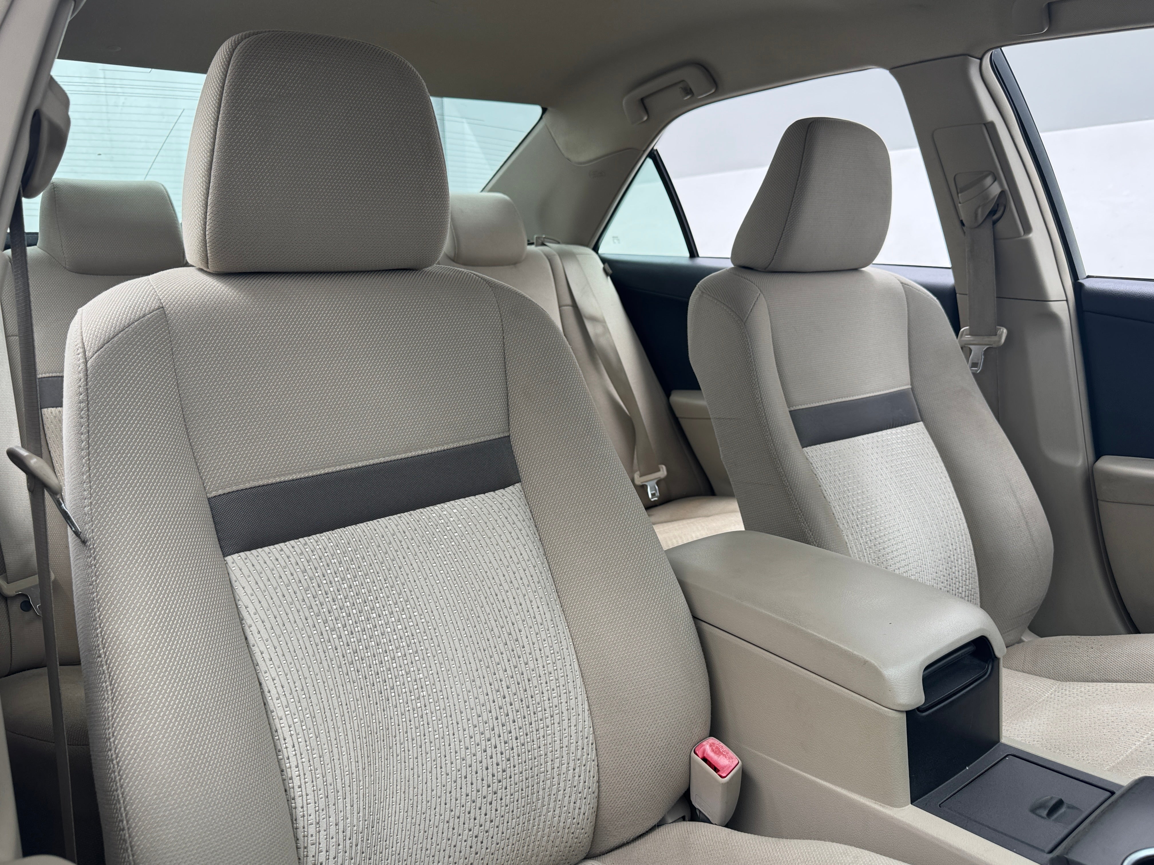 2014 Toyota Camry LE 2