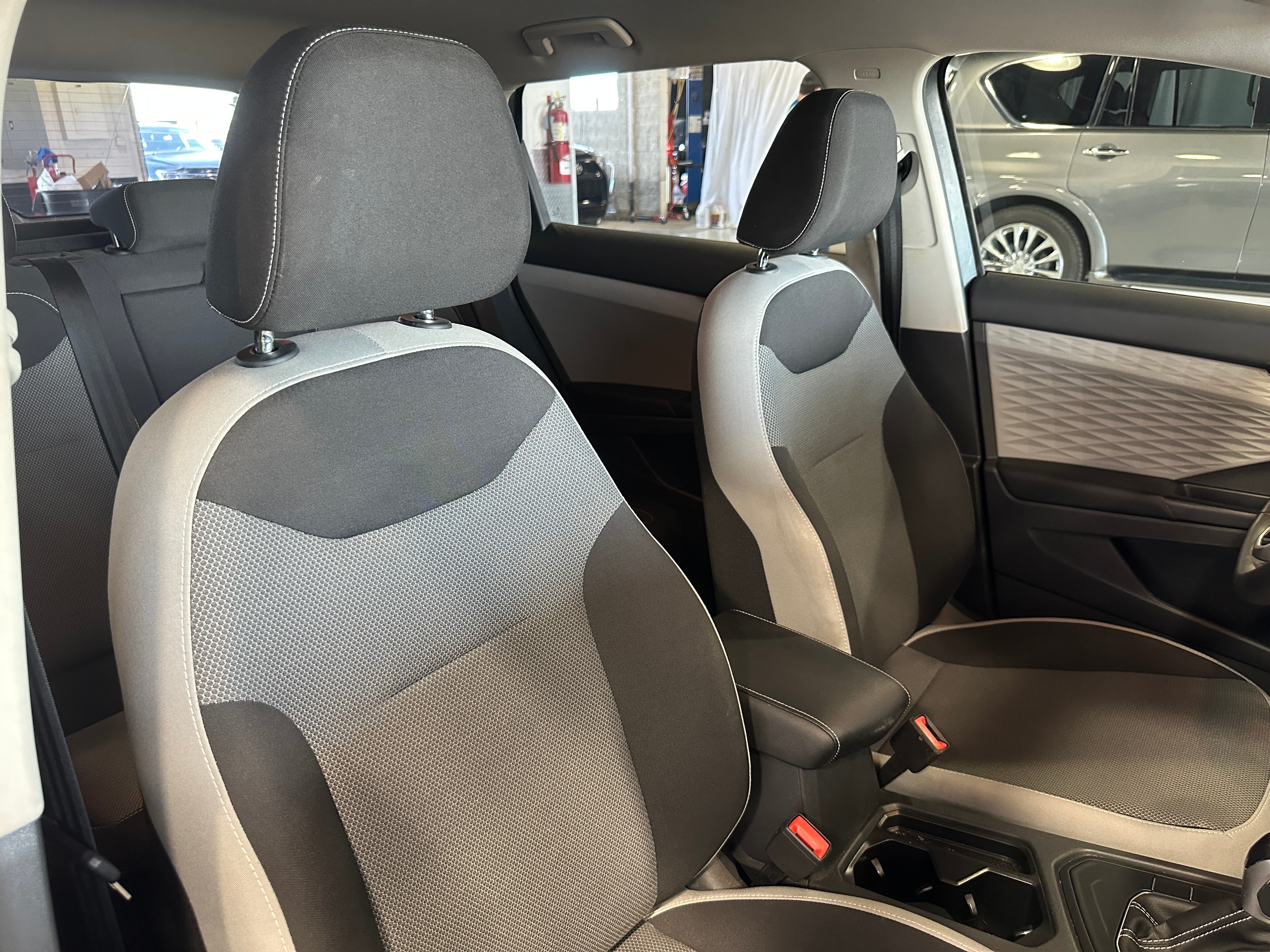 2022 Volkswagen Taos S 2