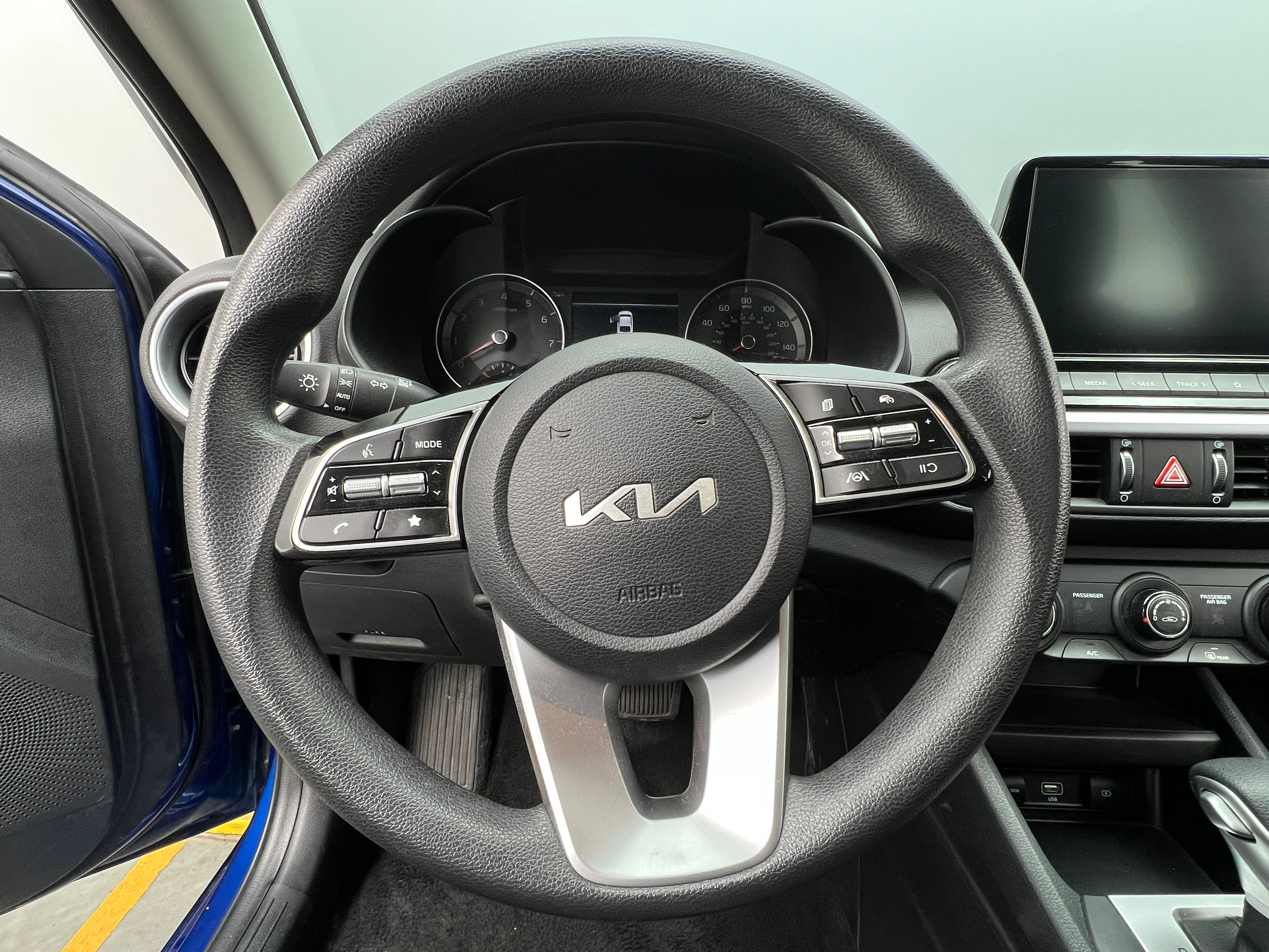 2024 Kia Forte LXS 5