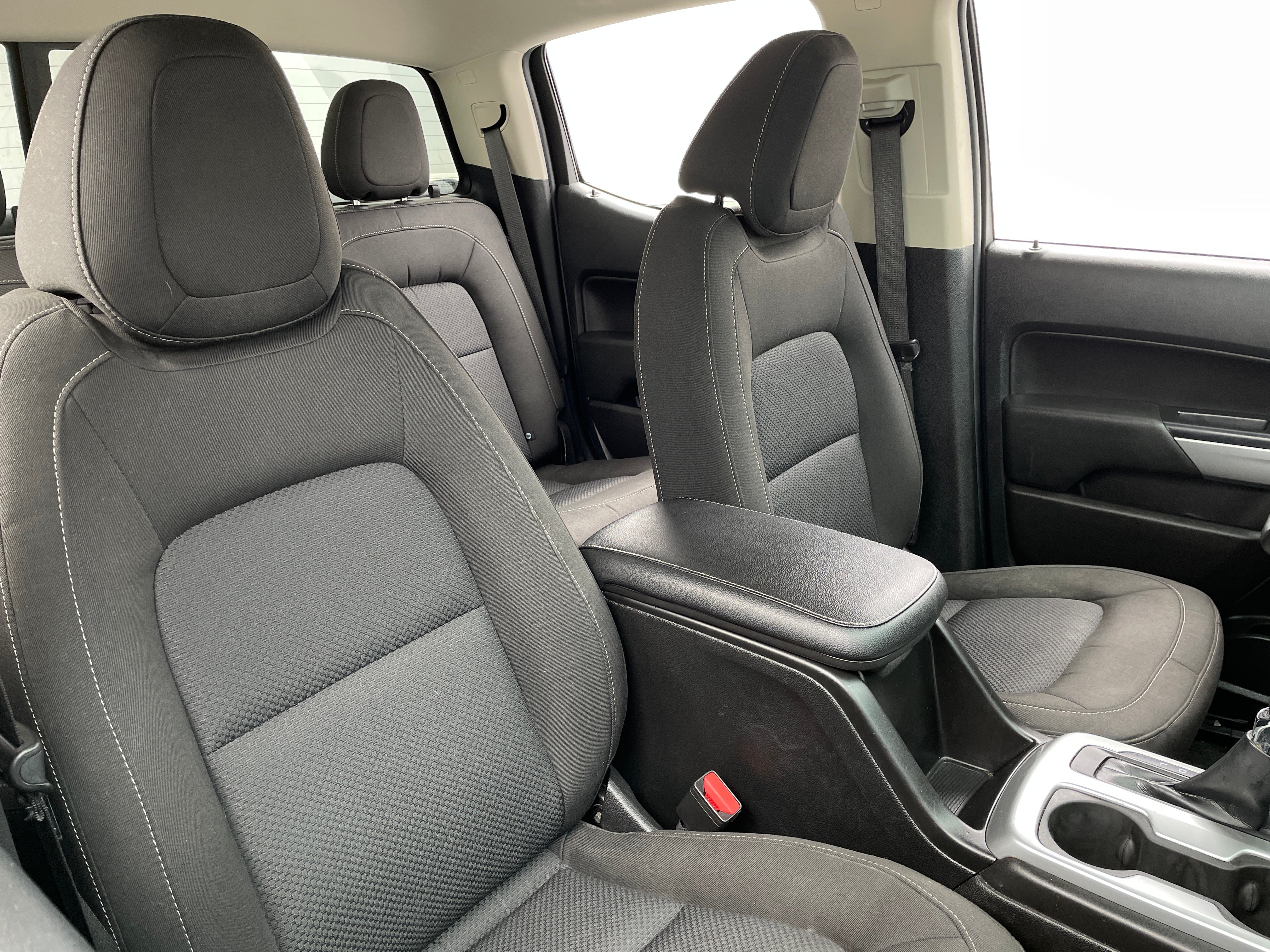 2022 Chevrolet Colorado LT 2
