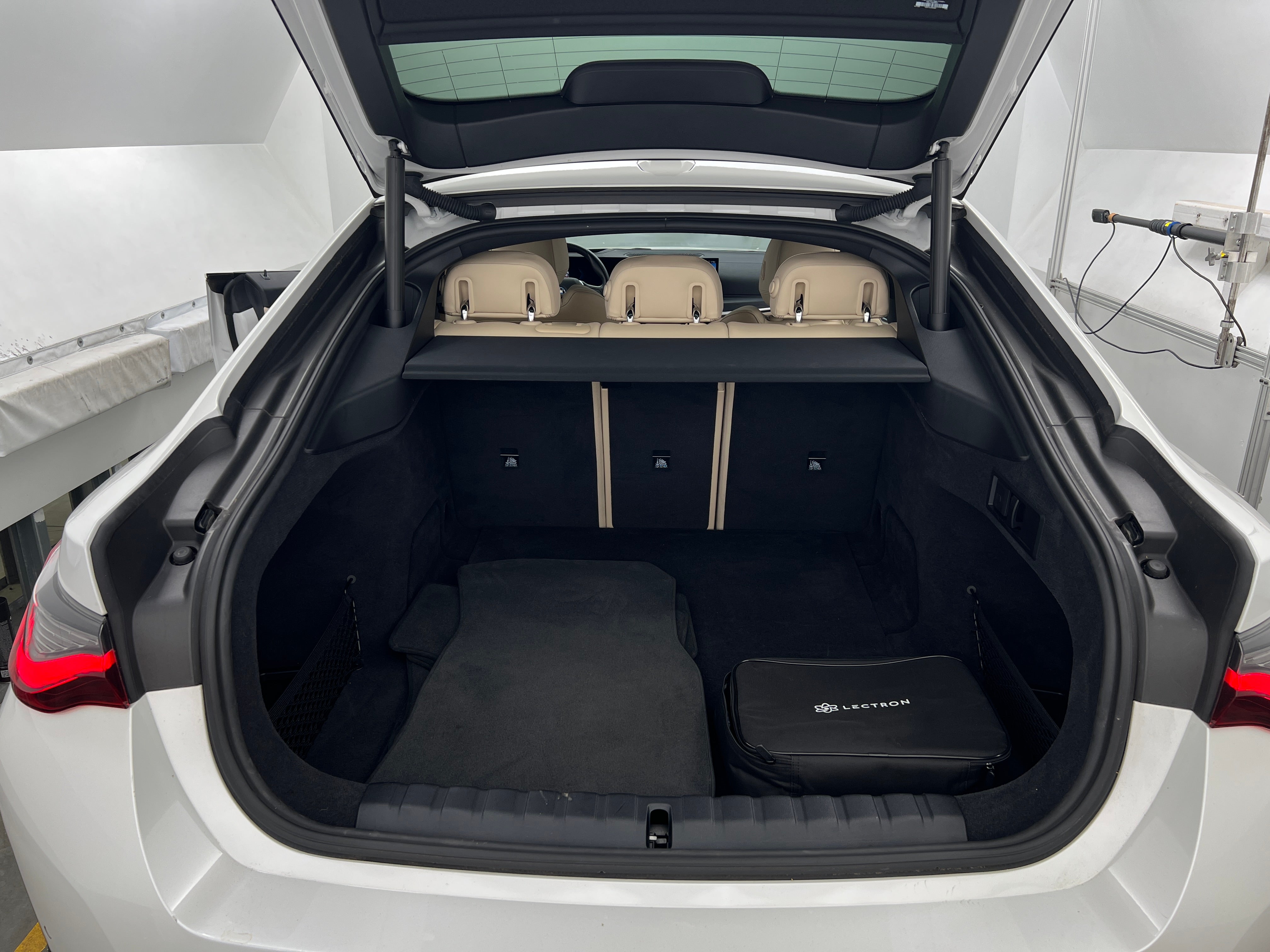 2022 BMW i4 eDrive40 6