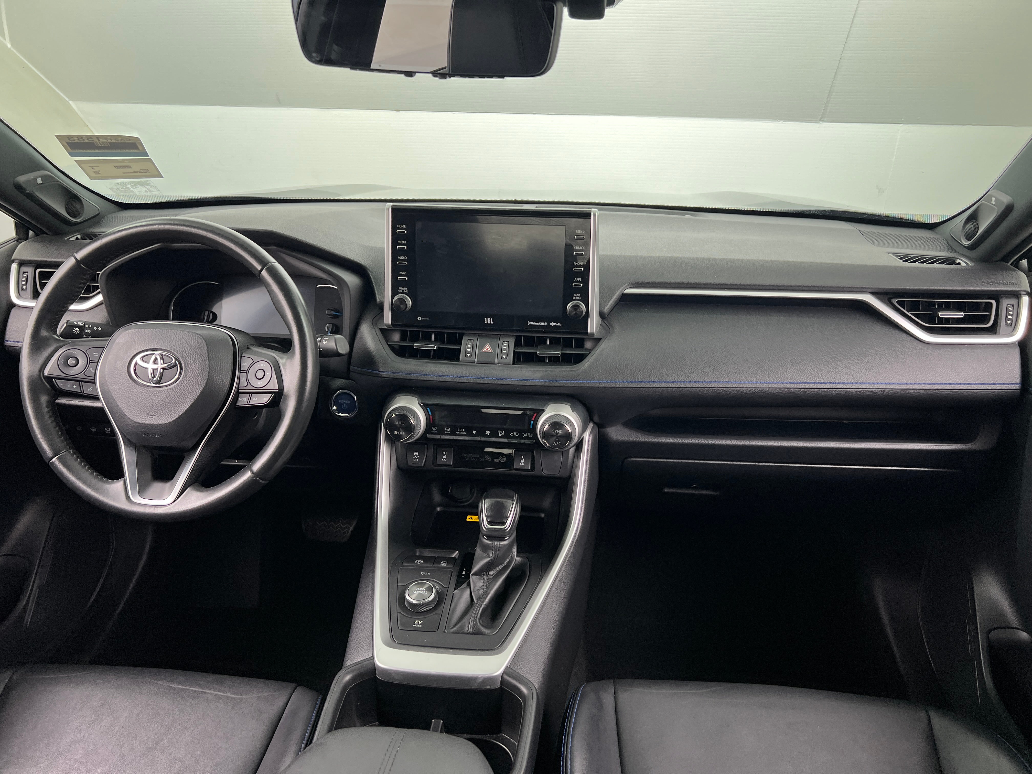 2022 Toyota RAV4 XSE 2