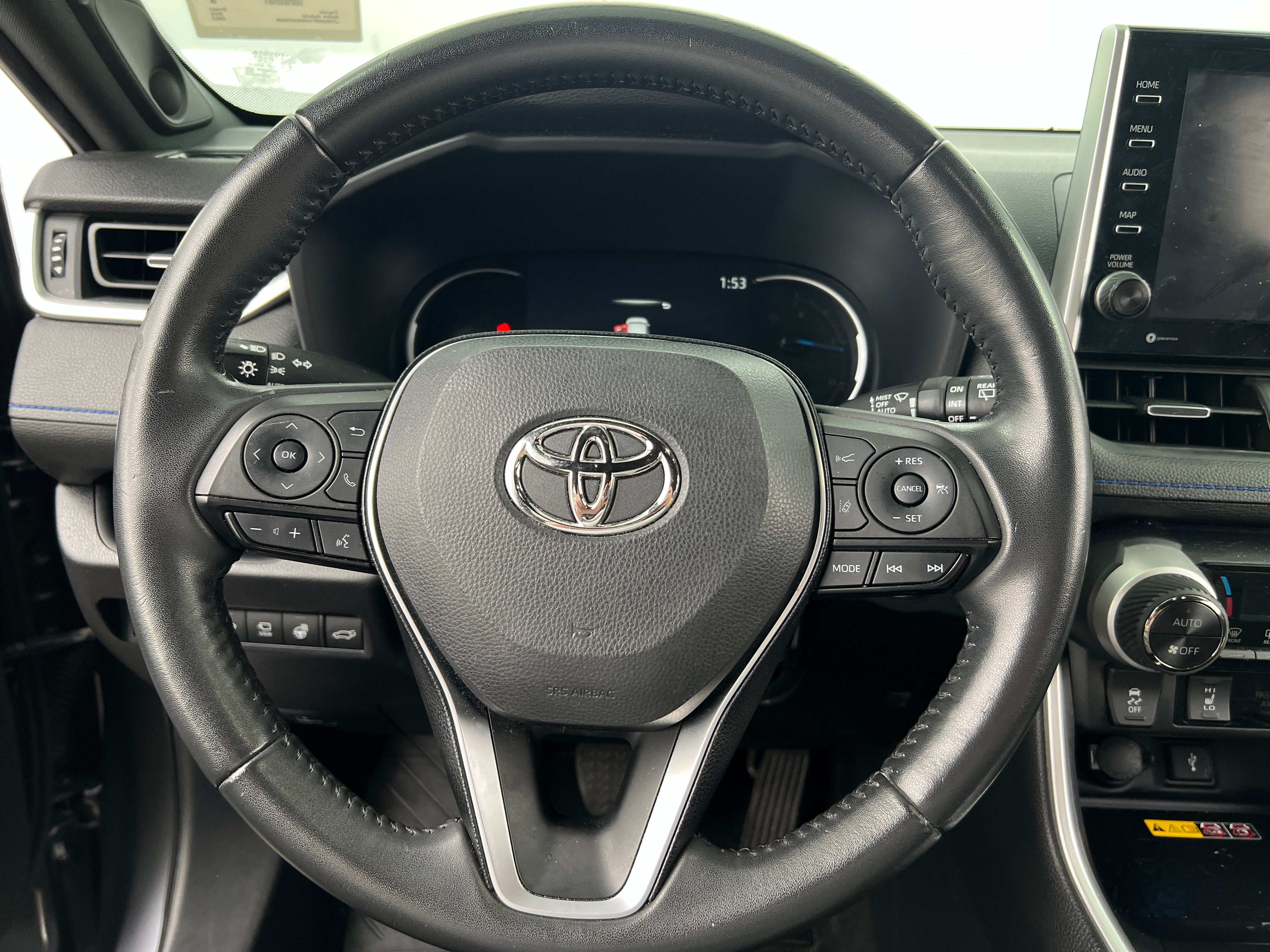 2022 Toyota RAV4 XSE 4