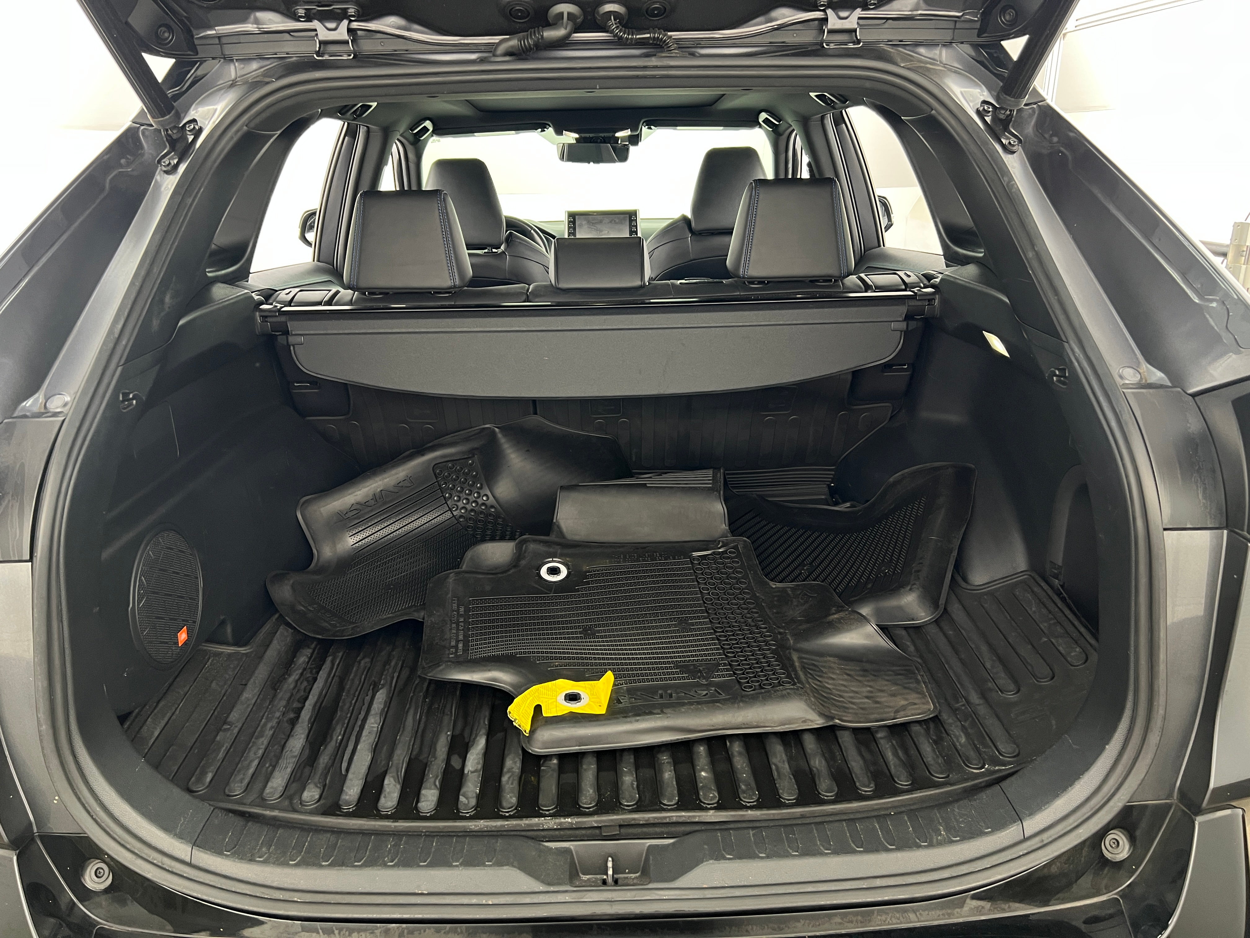 2022 Toyota RAV4 XSE 6