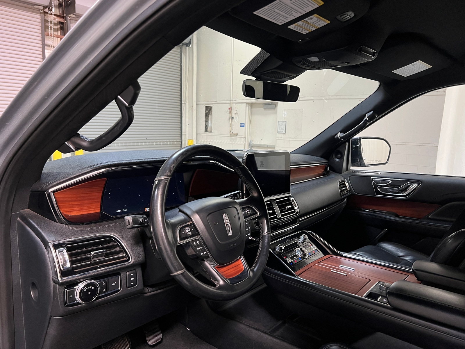 Thumbnail: 2020 Lincoln Navigator L - 2