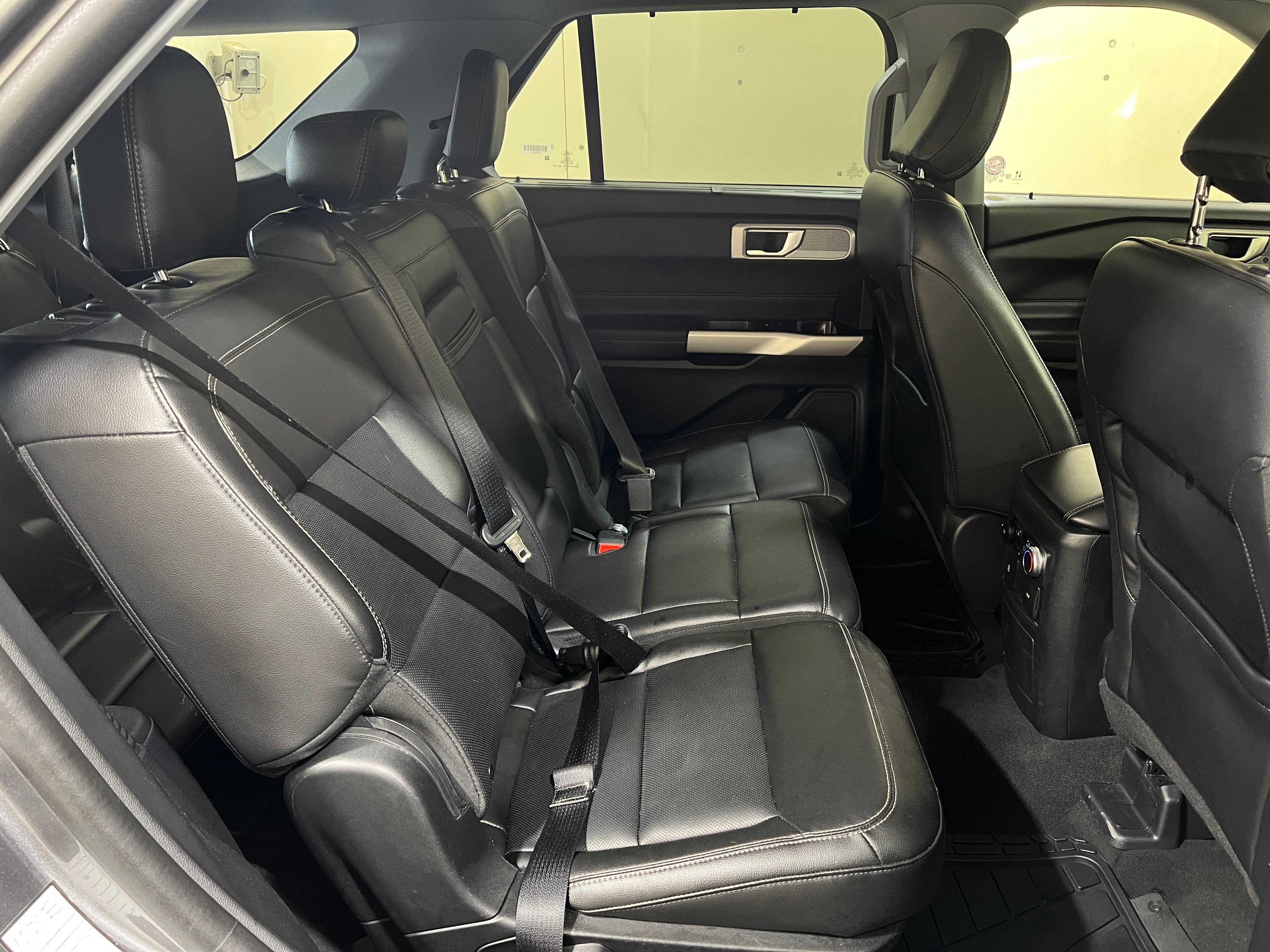 2023 Ford Explorer Limited 5