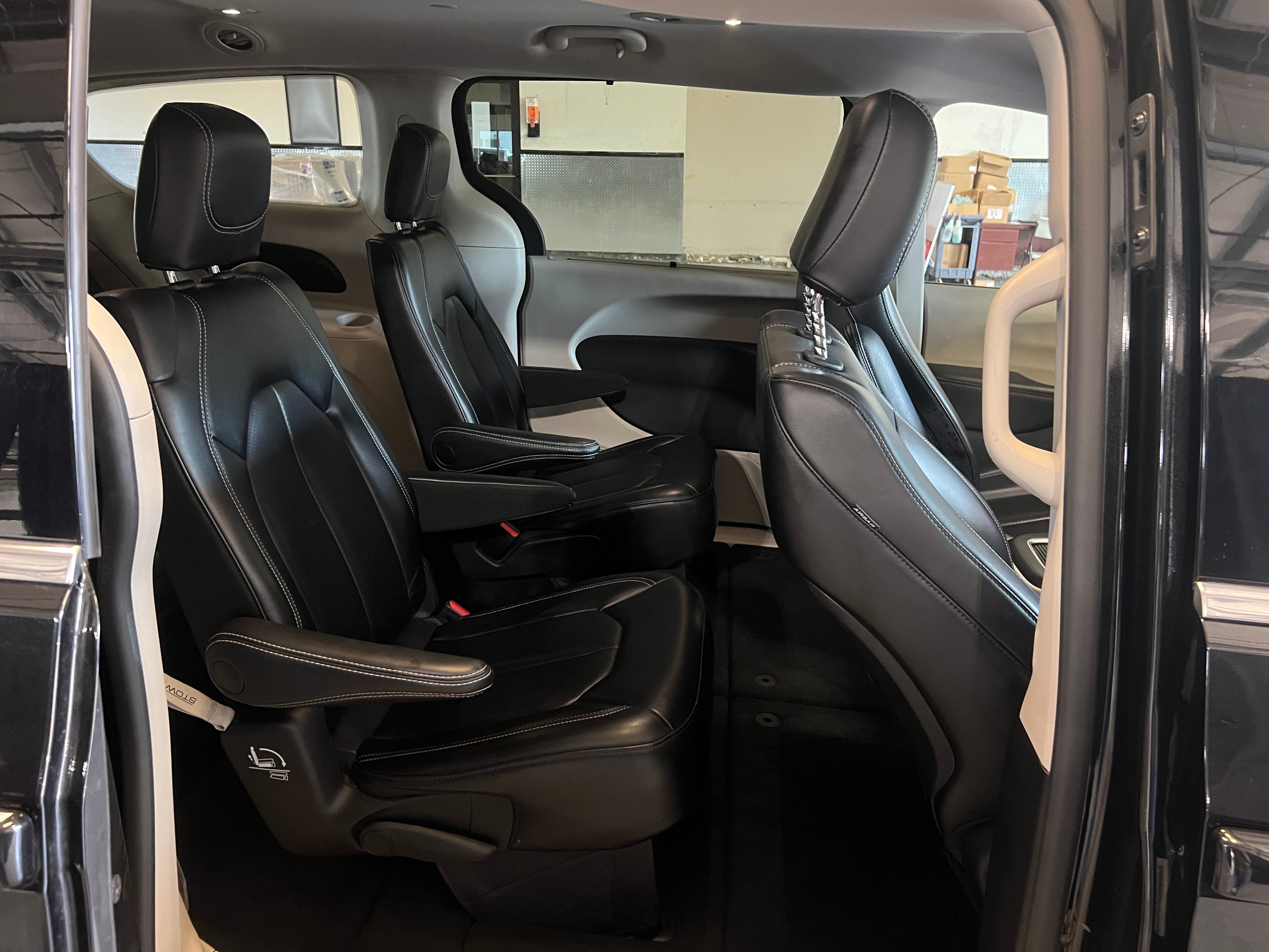 2023 Chrysler Pacifica Touring L 5