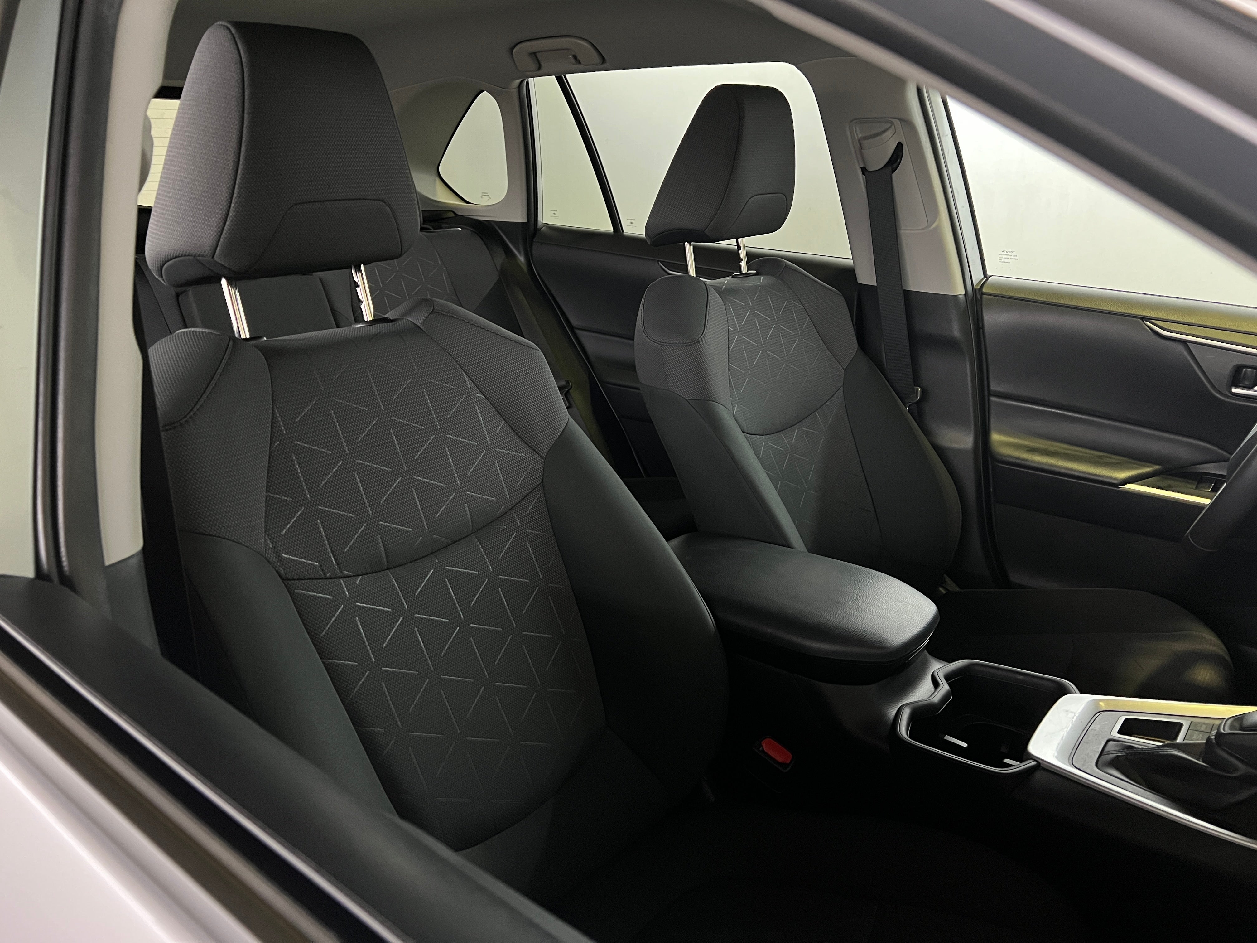 2024 Toyota RAV4 XLE 2