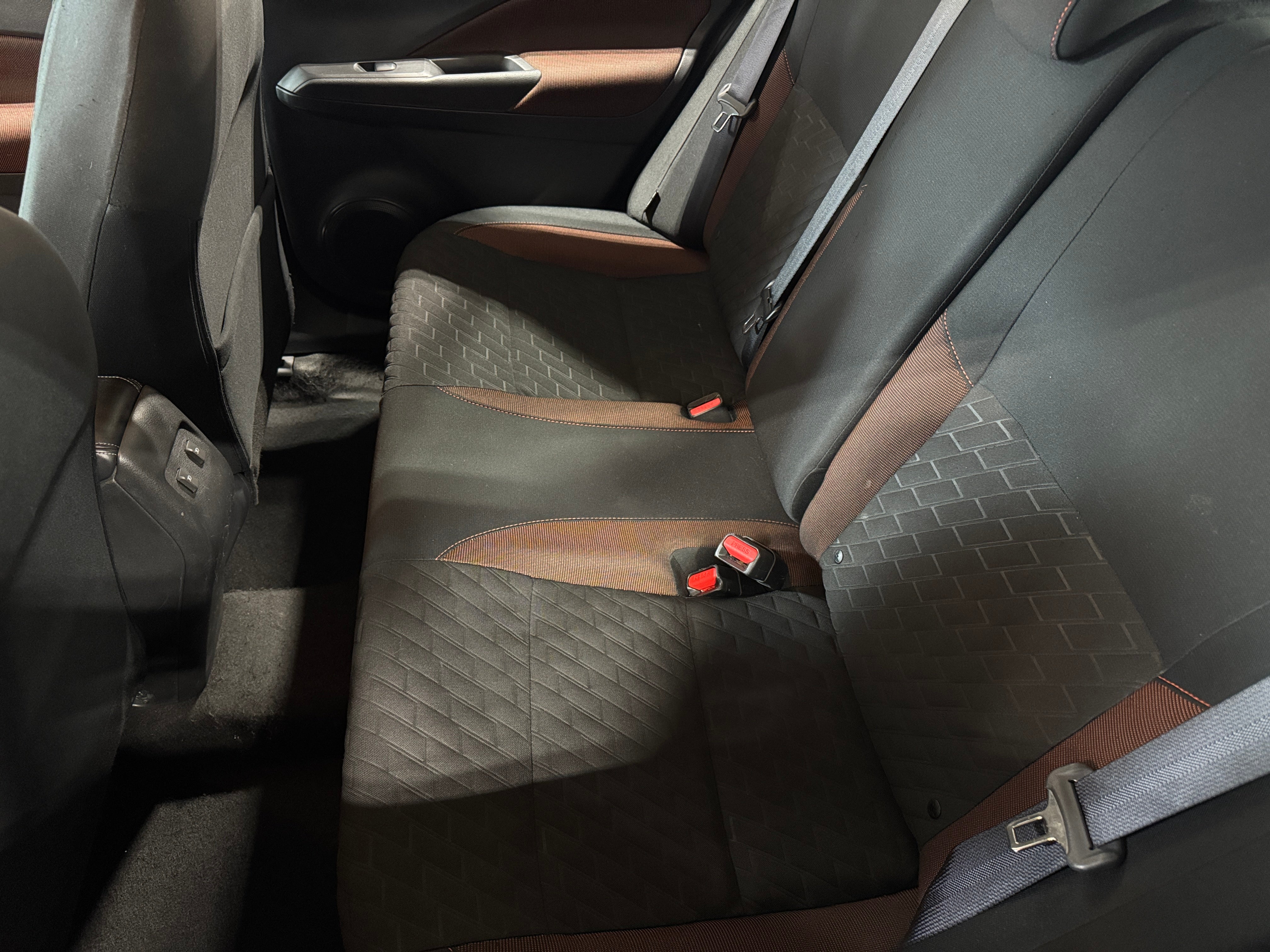 2022 Nissan Kicks SR 6