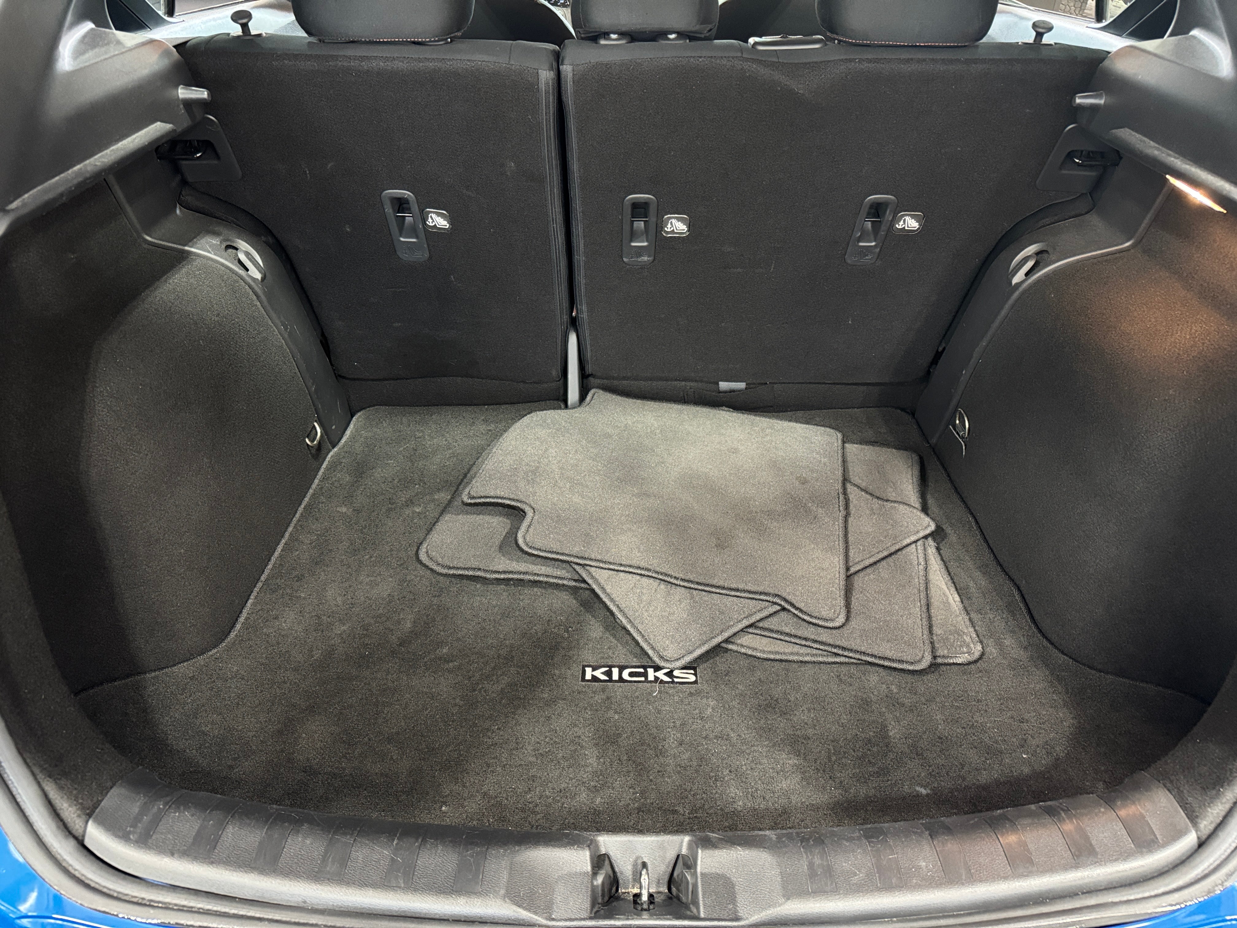 2022 Nissan Kicks SR 7
