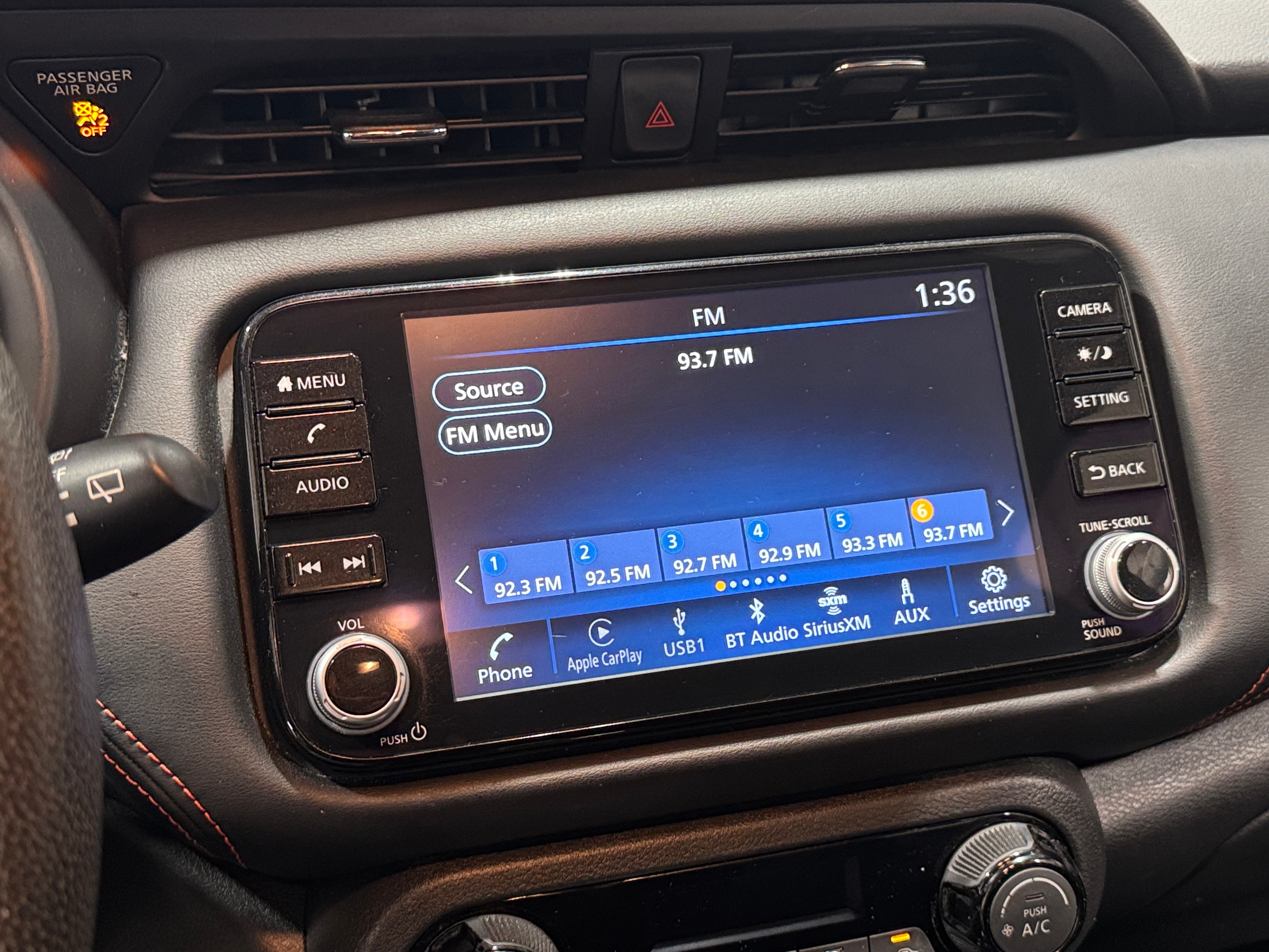 2022 Nissan Kicks SR 4