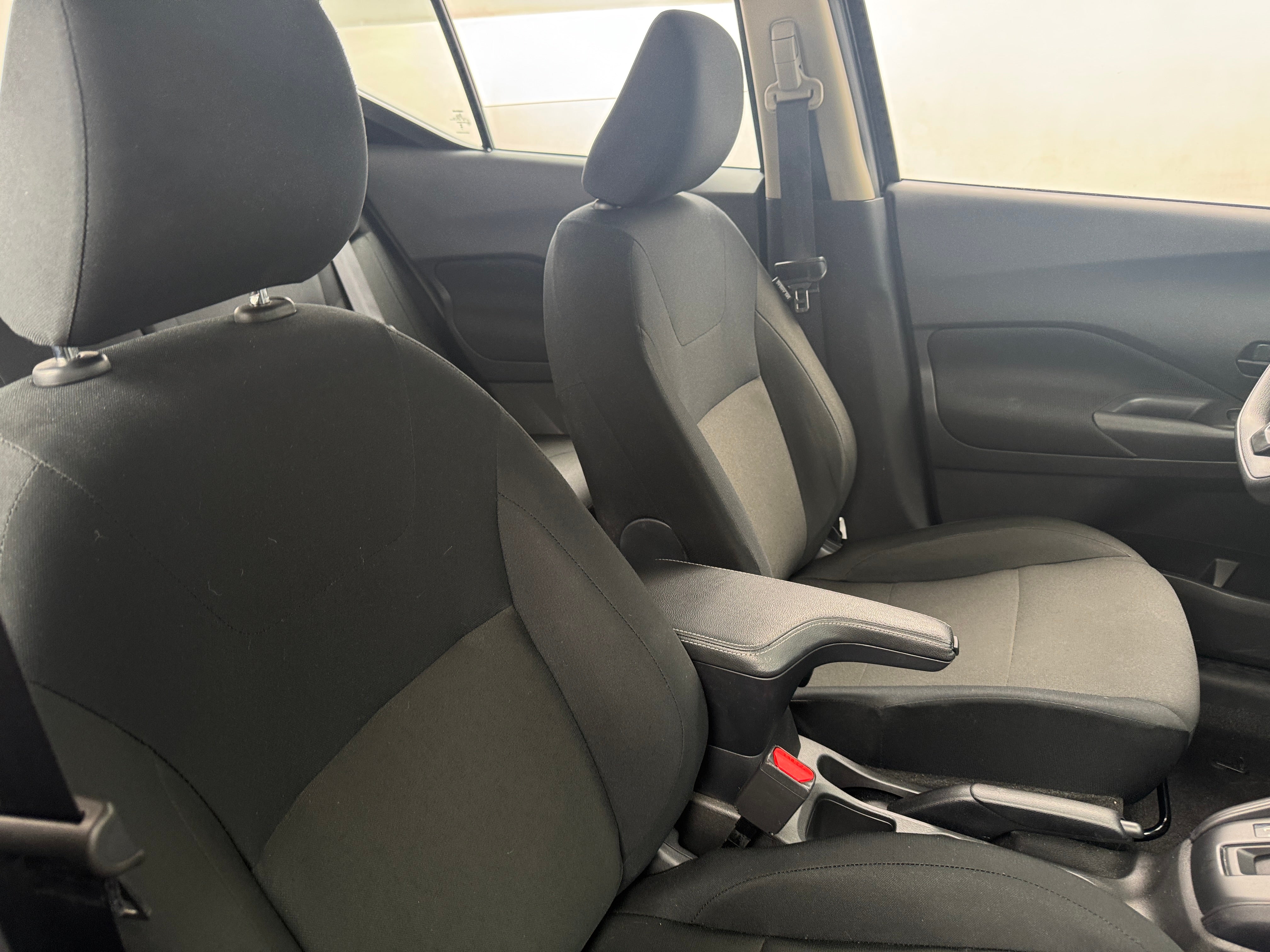 2024 Nissan Kicks S 2