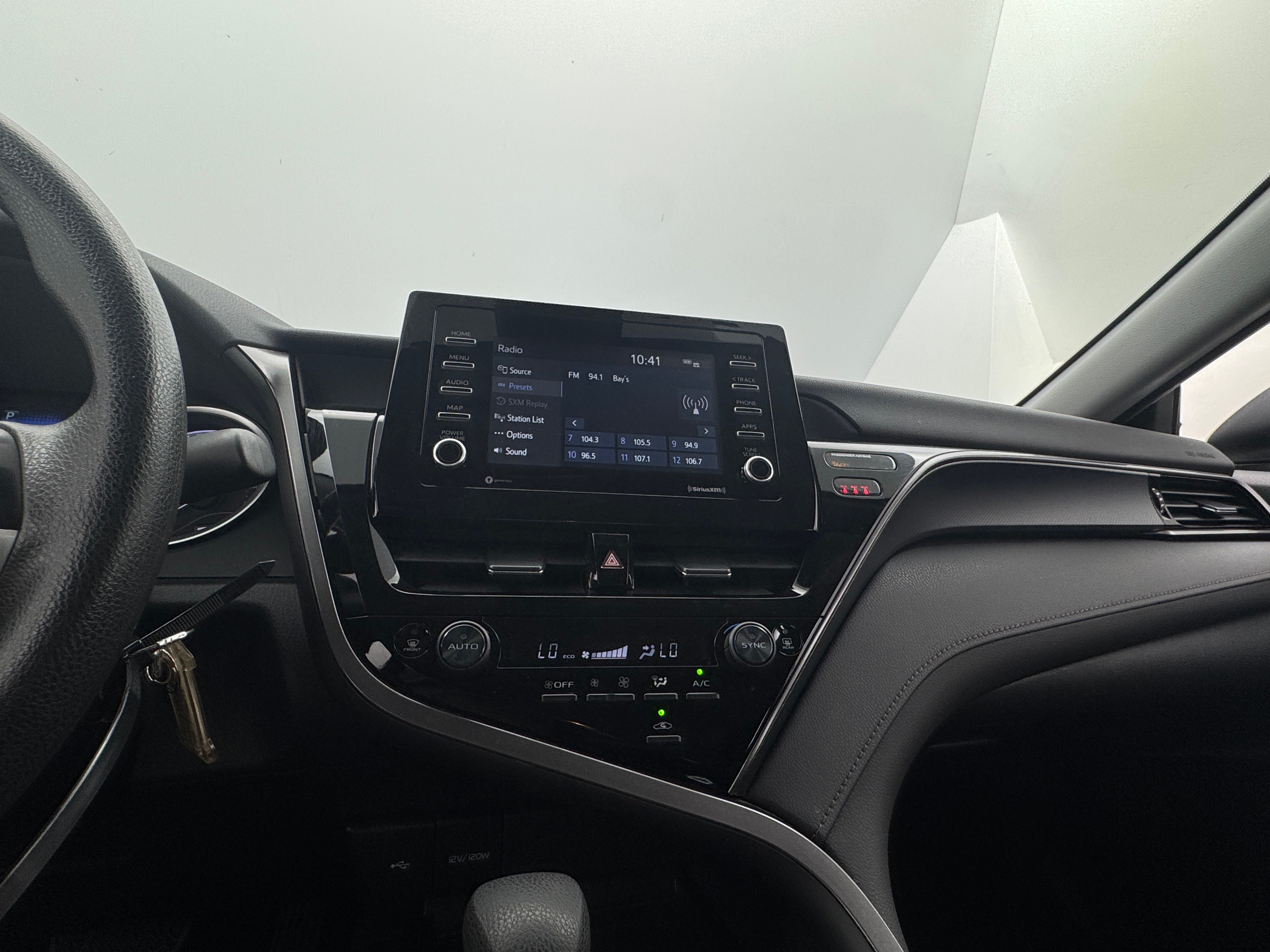 2022 Toyota Camry LE 4
