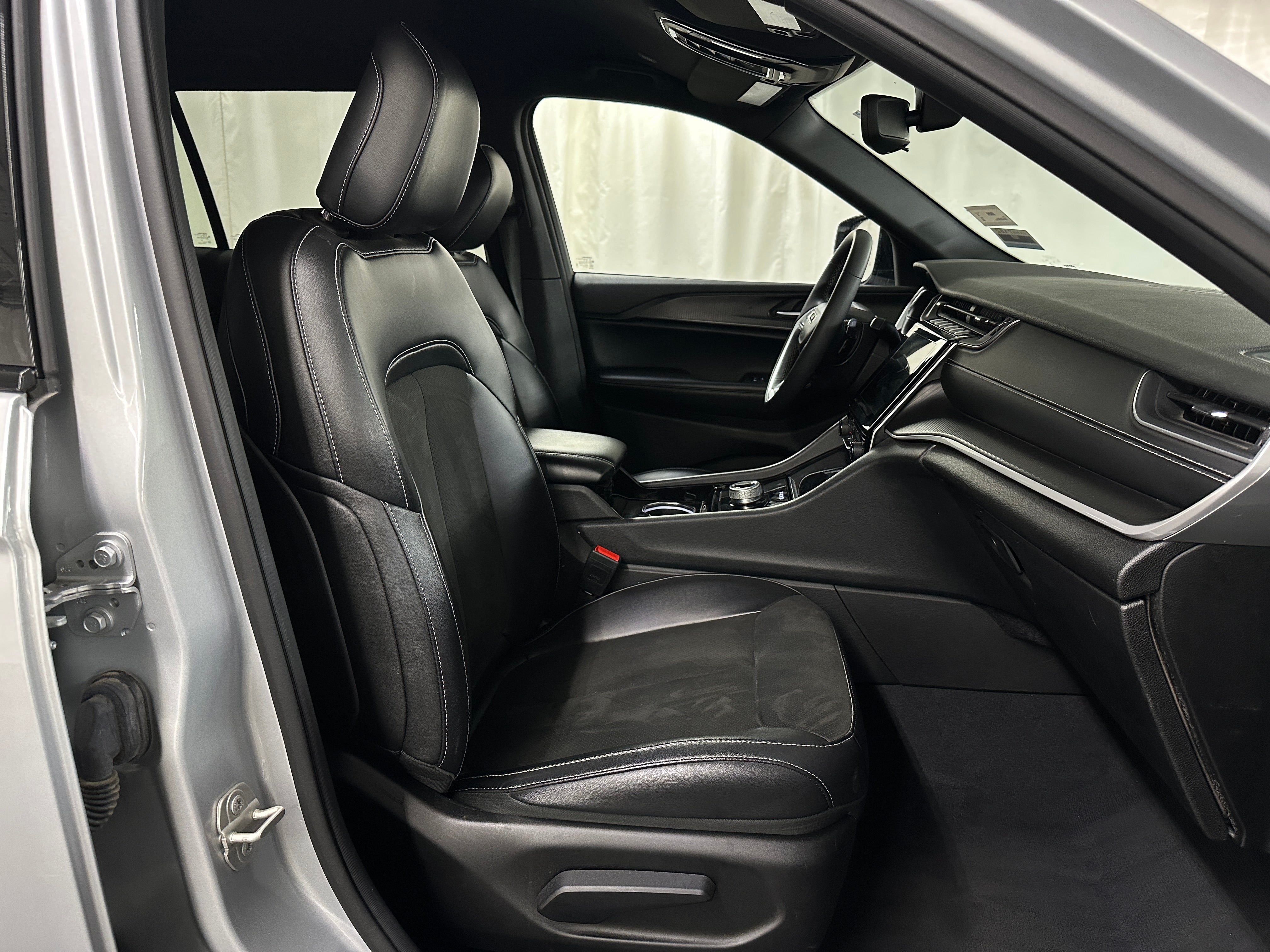 2023 Jeep Grand Cherokee L Altitude 2